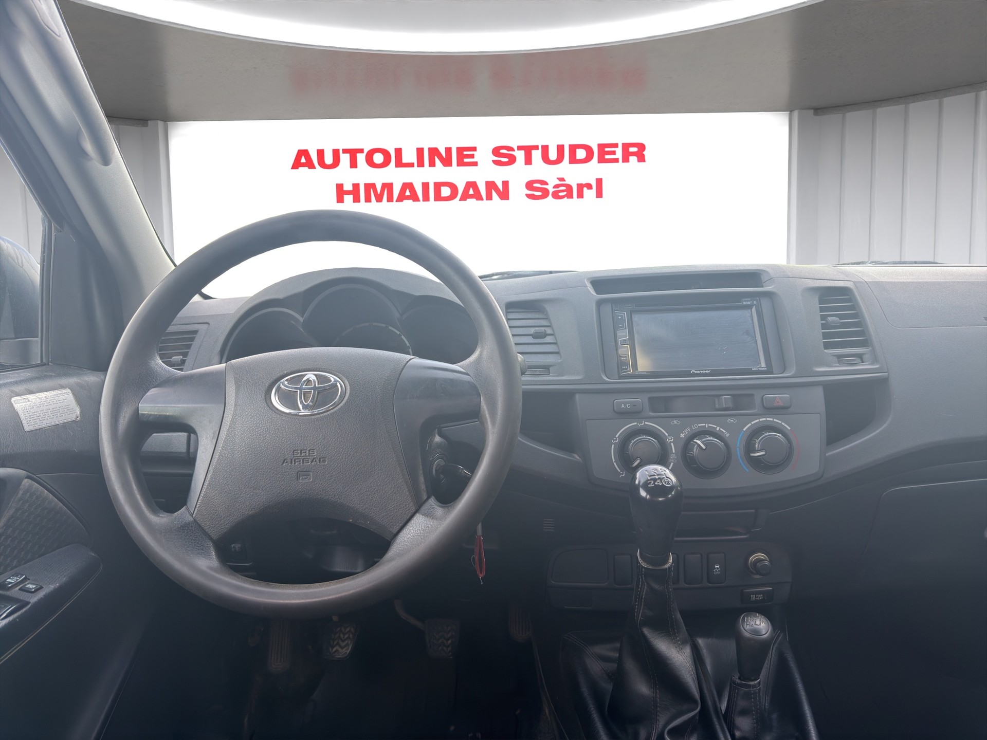 TOYOTA Hilux 2.5D 4WD Double Cab Luna-image-6