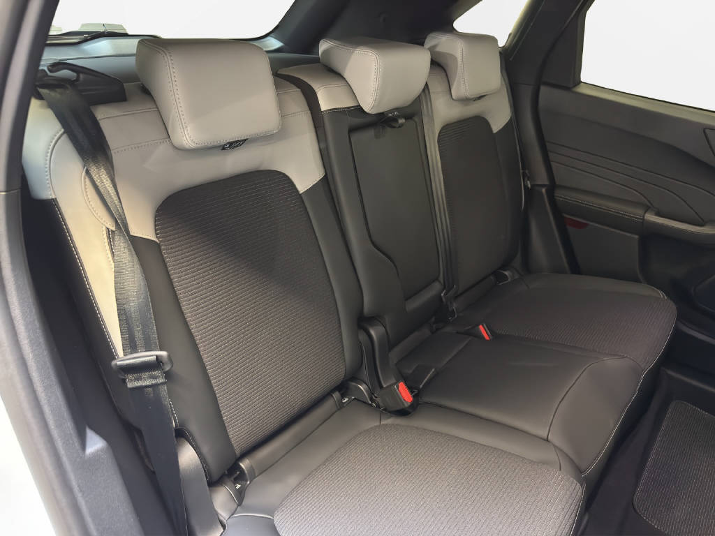 FORD Kuga 2.5 Hybrid Sound Edition 4x4-image-7