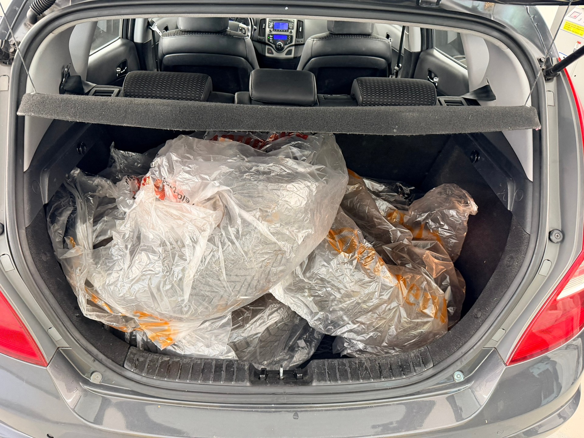 HYUNDAI i30 2.0 Premium Automatic-image-6