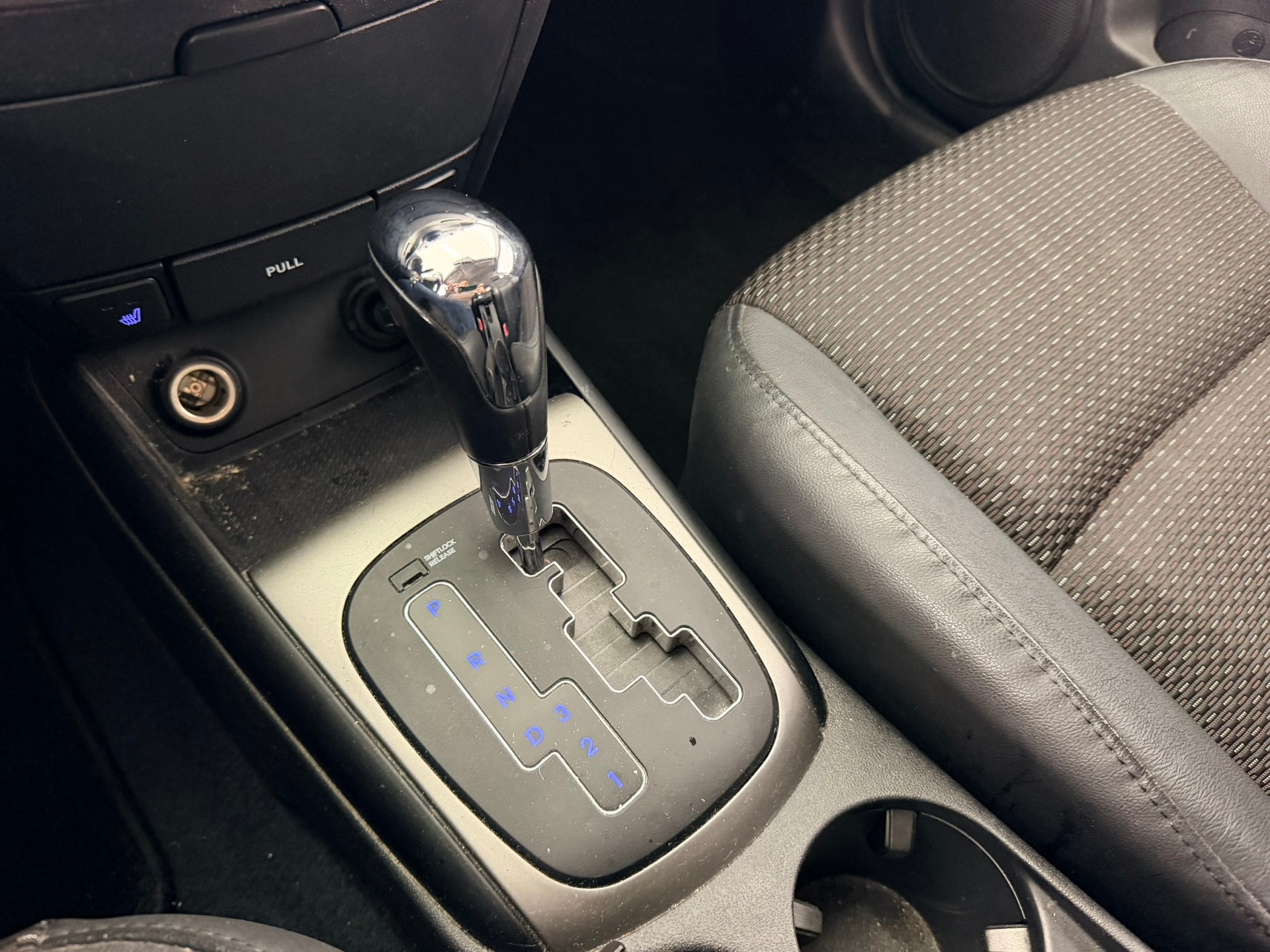 HYUNDAI i30 2.0 Premium Automatic-image-14