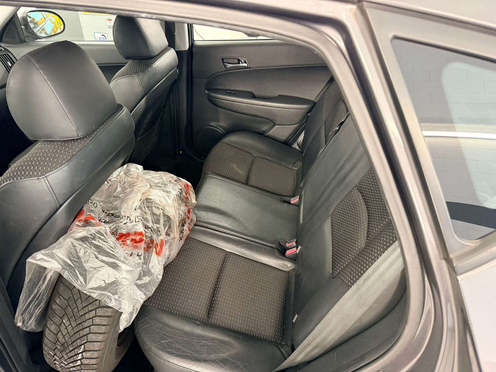 HYUNDAI i30 2.0 Premium Automatic-image-7