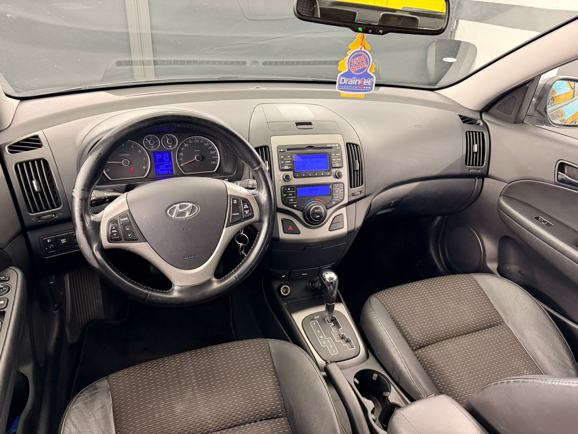 HYUNDAI i30 2.0 Premium Automatic-image-8