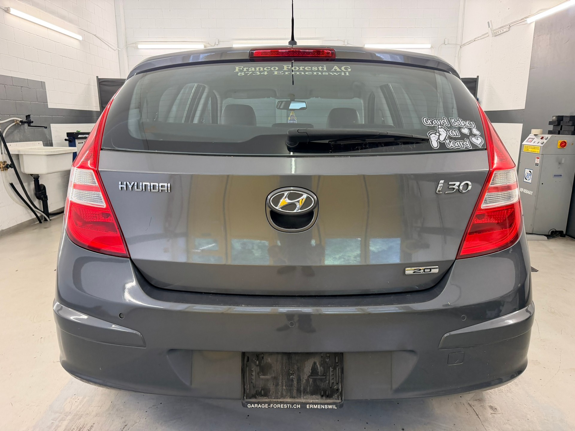 HYUNDAI i30 2.0 Premium Automatic-image-4