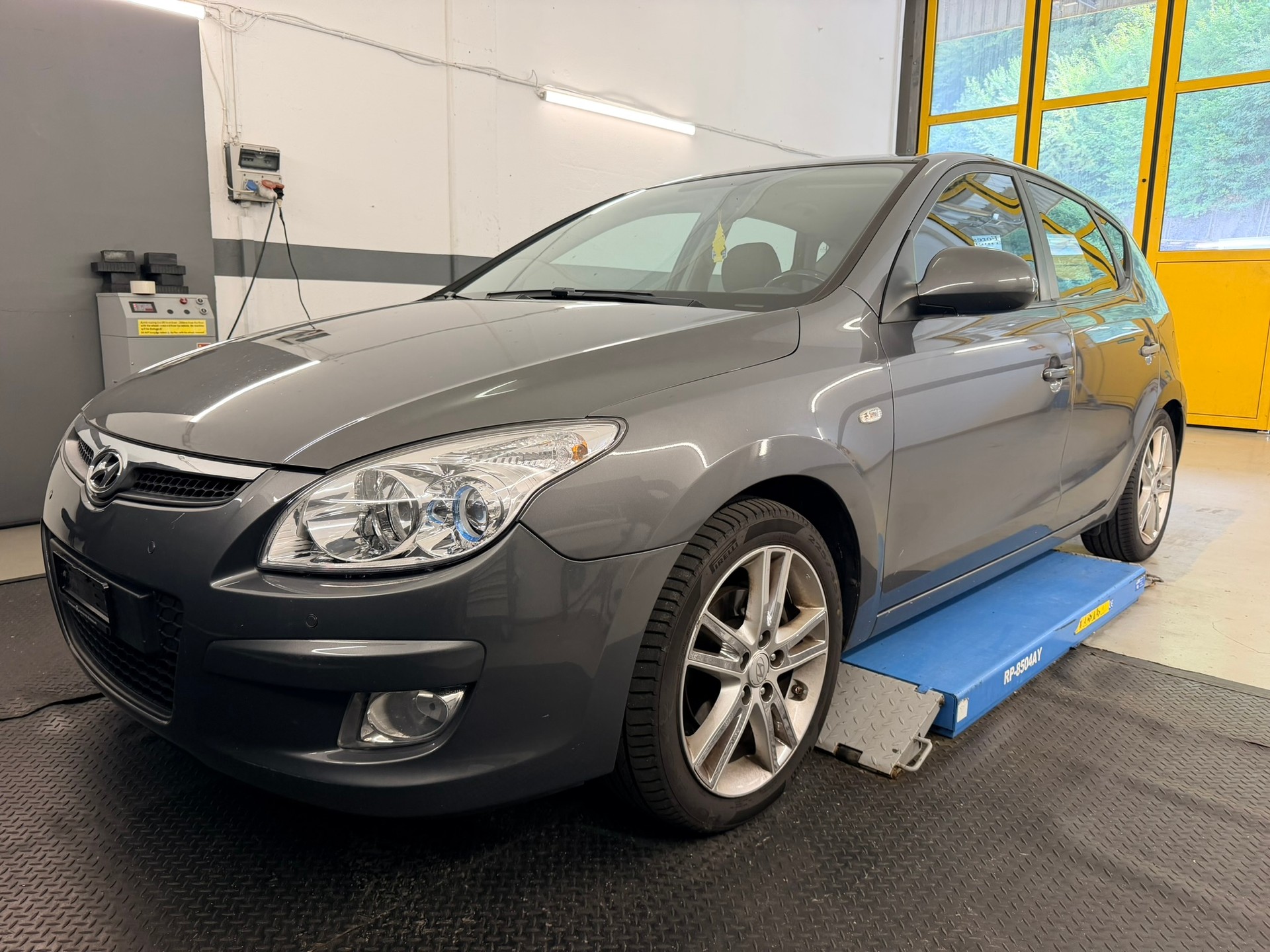HYUNDAI i30 2.0 Premium Automatic-image-0