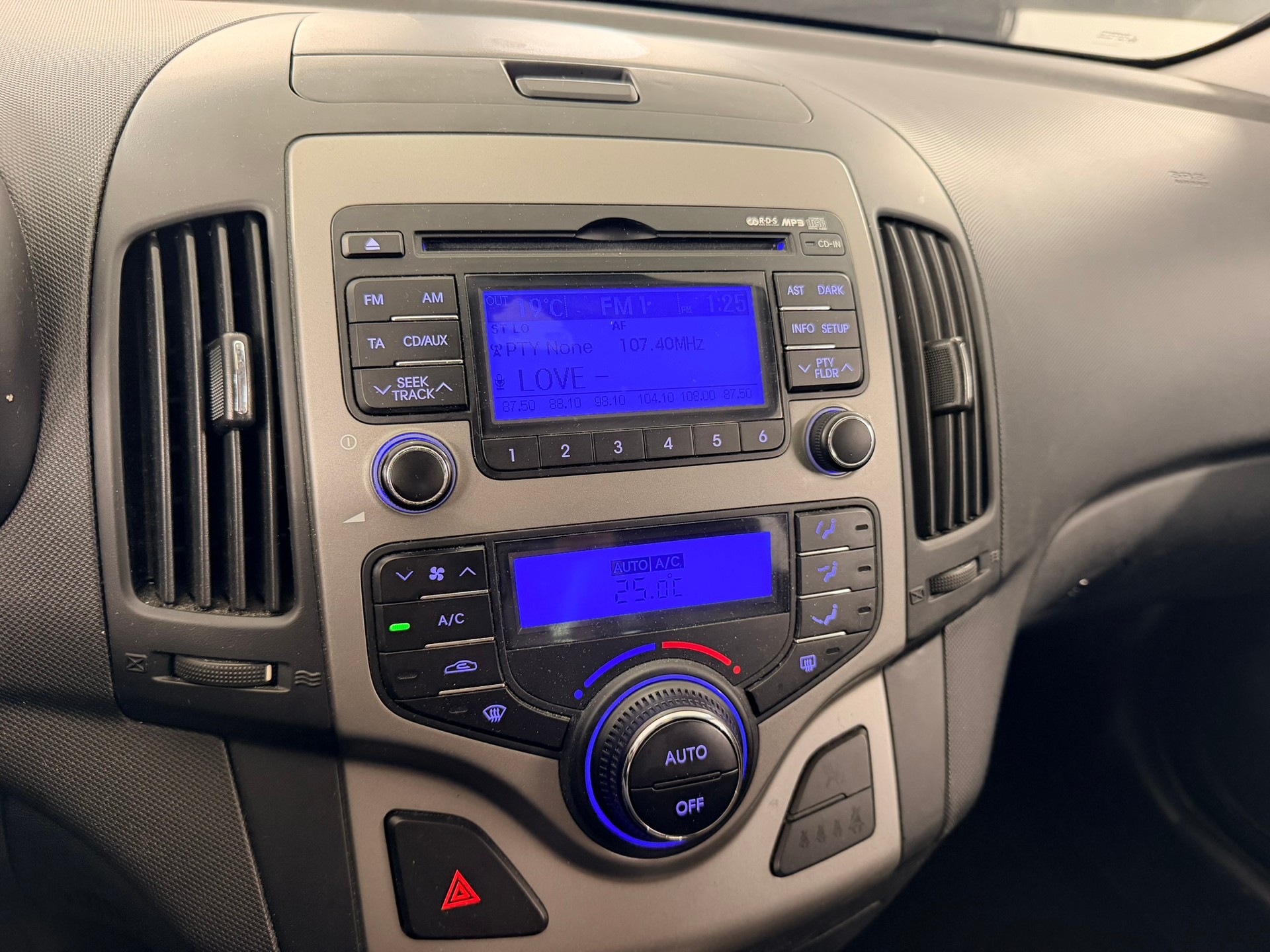 HYUNDAI i30 2.0 Premium Automatic-image-15