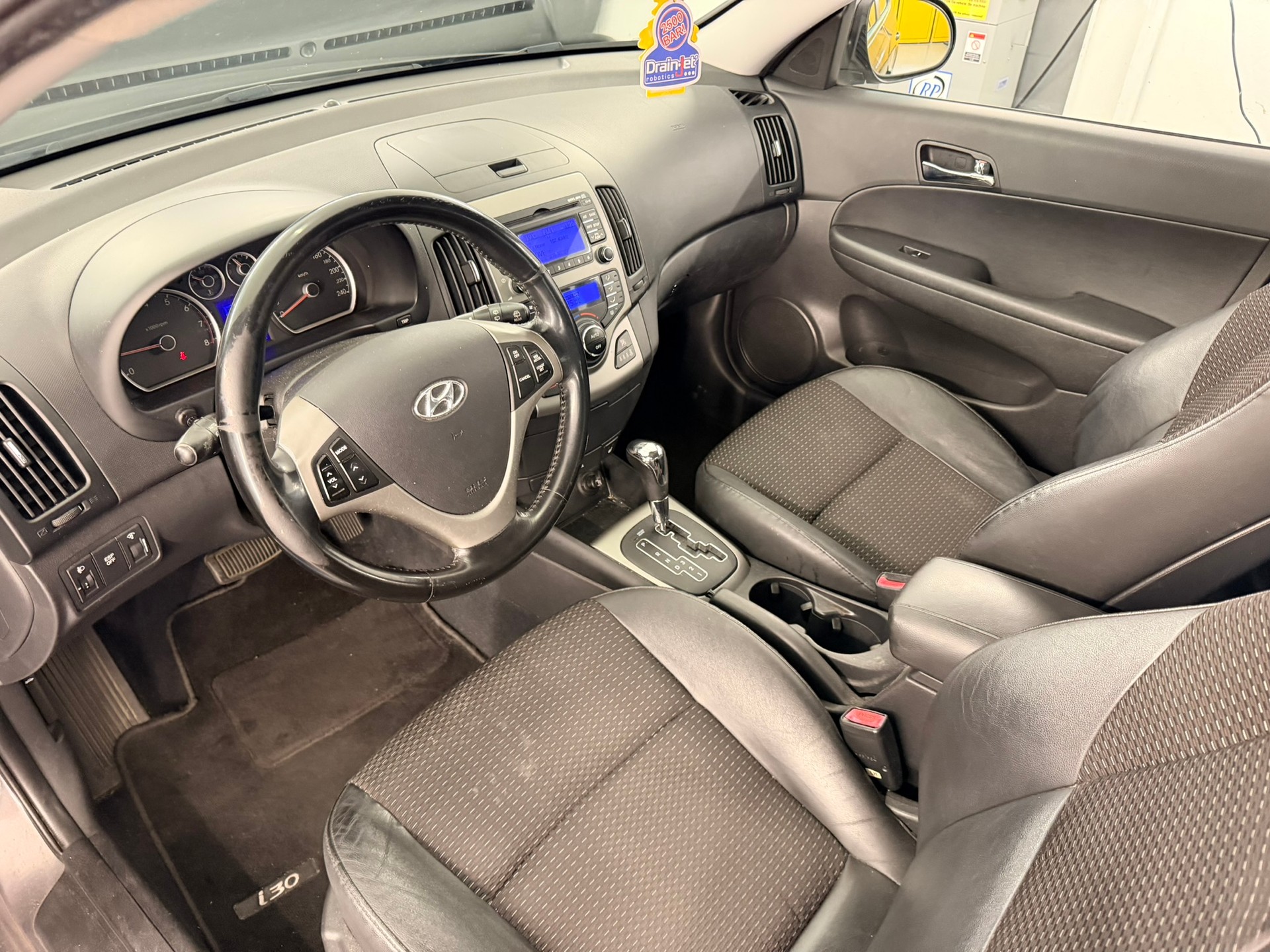HYUNDAI i30 2.0 Premium Automatic-image-12
