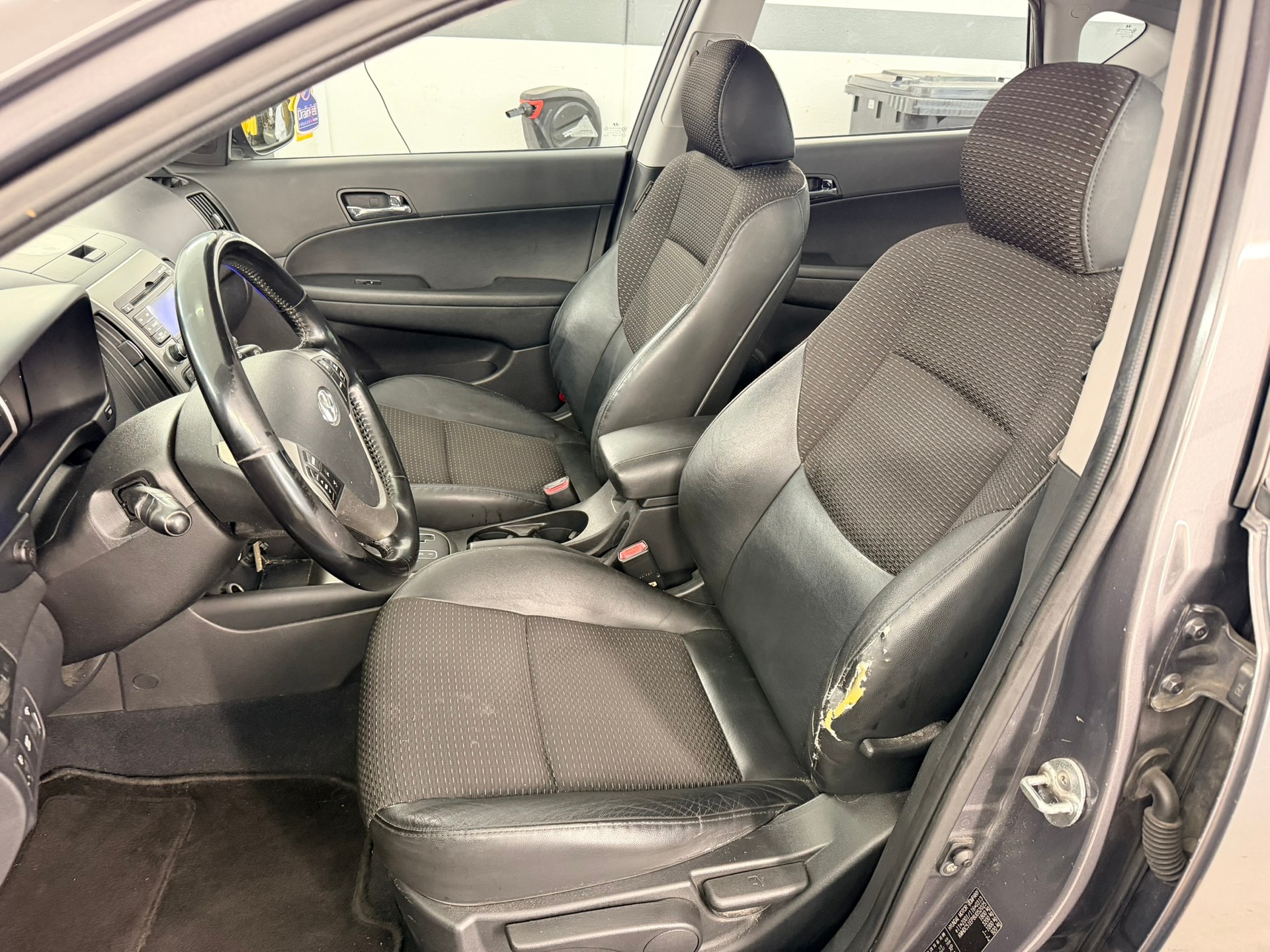 HYUNDAI i30 2.0 Premium Automatic-image-10