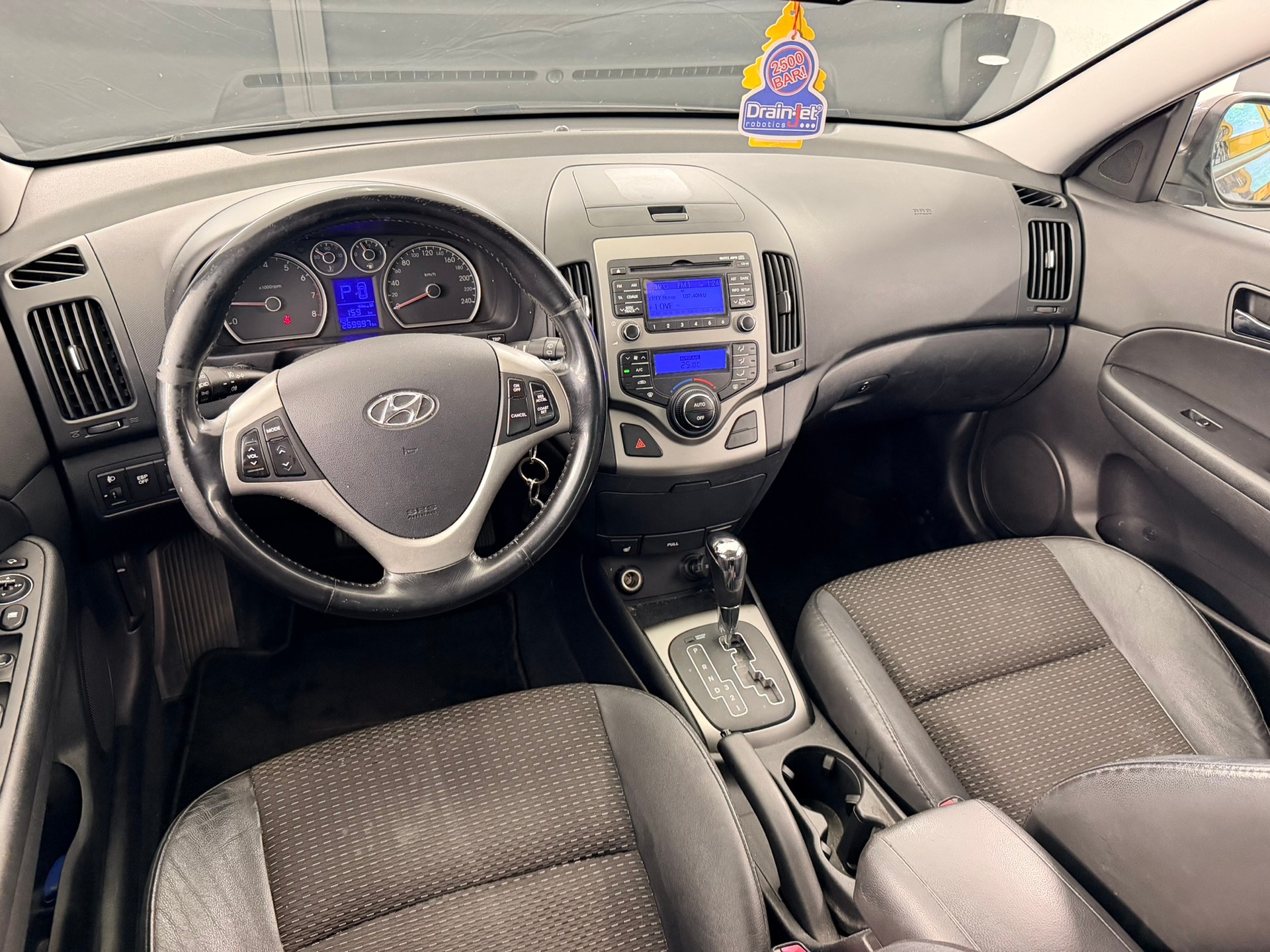 HYUNDAI i30 2.0 Premium Automatic-image-9