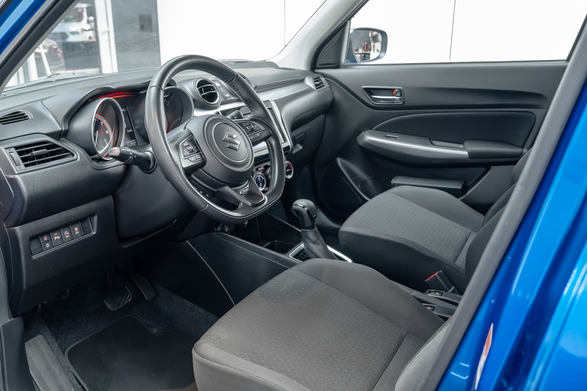 SUZUKI Swift 1.2 Generation Top Hybrid CVT-image-13