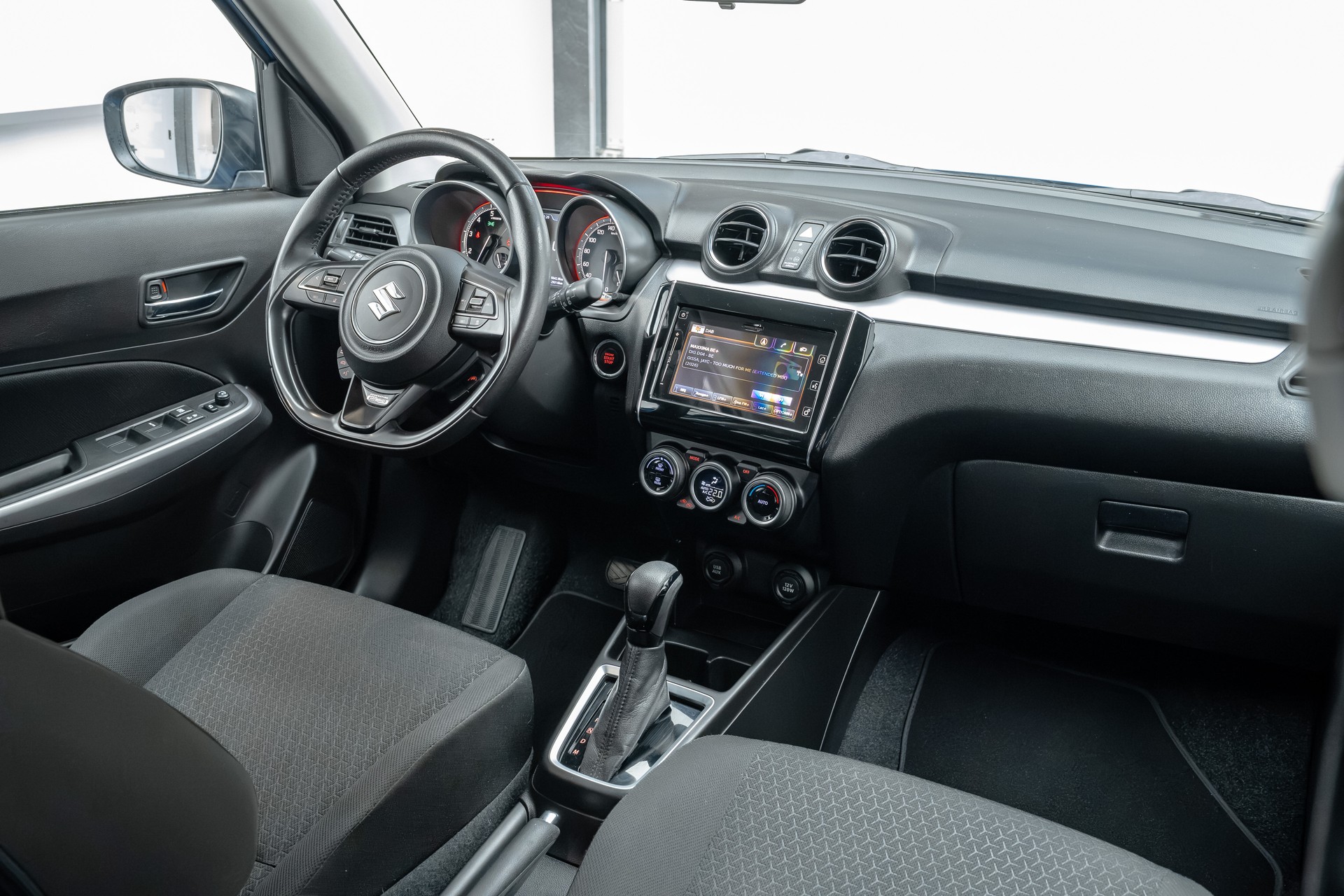 SUZUKI Swift 1.2 Generation Top Hybrid CVT-image-7