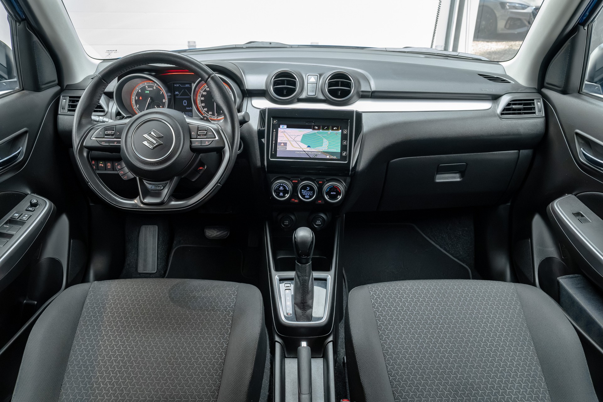 SUZUKI Swift 1.2 Generation Top Hybrid CVT-image-6