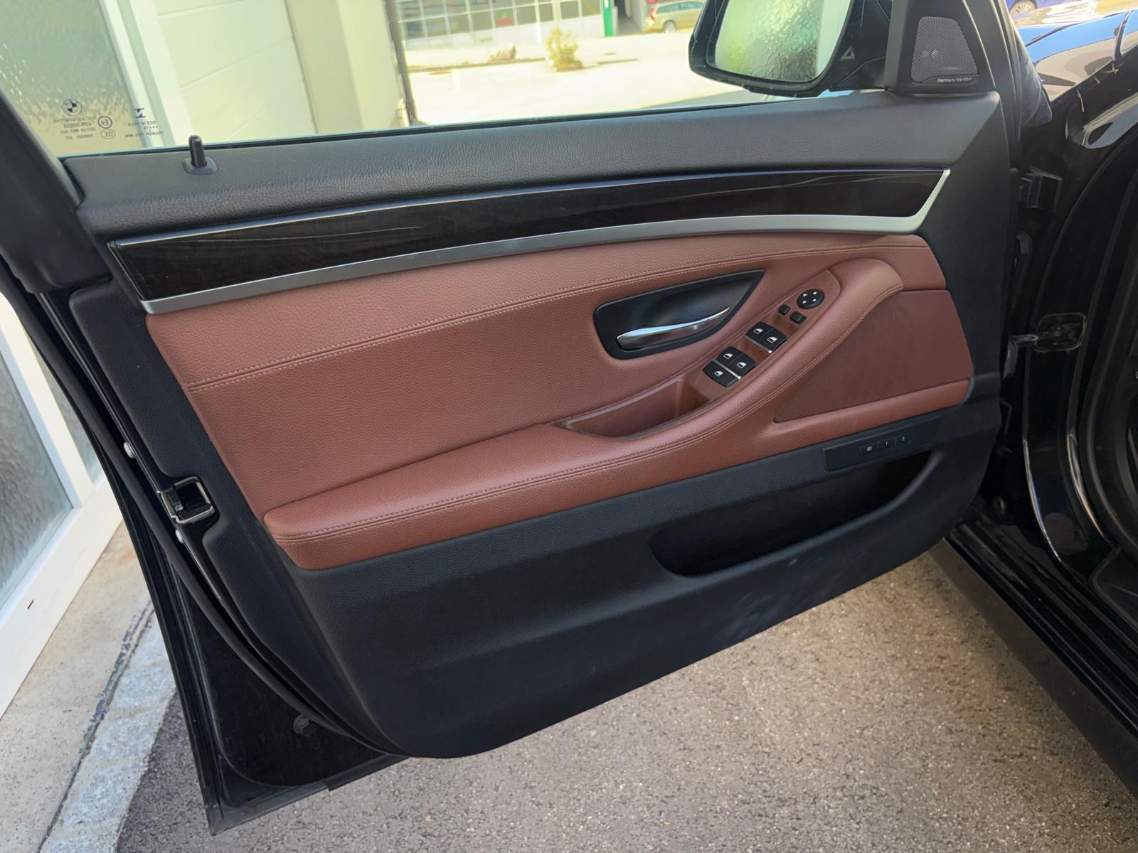 BMW 530d Touring xDrive Steptronic-image-4
