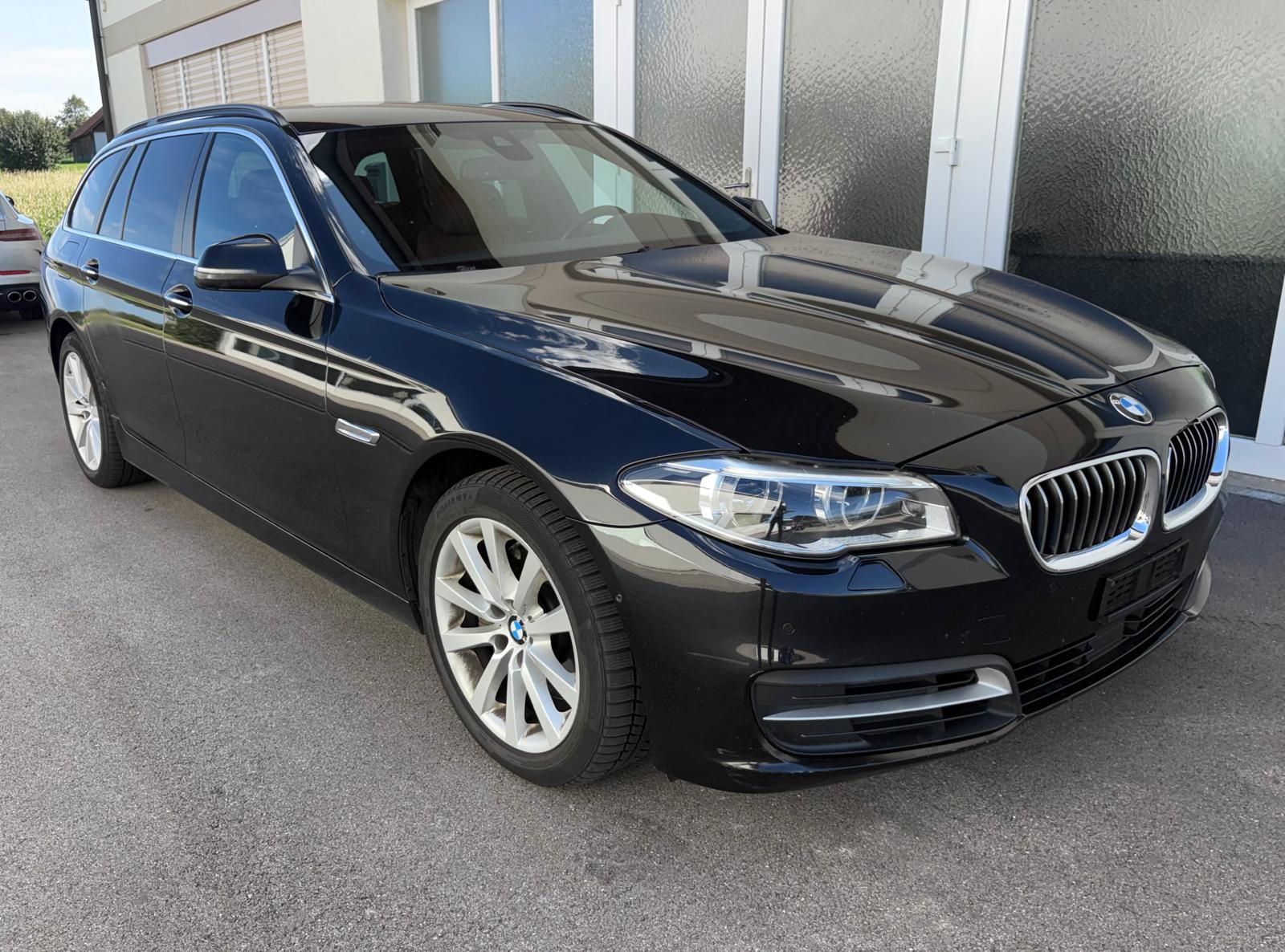 BMW 530d Touring xDrive Steptronic-image-0