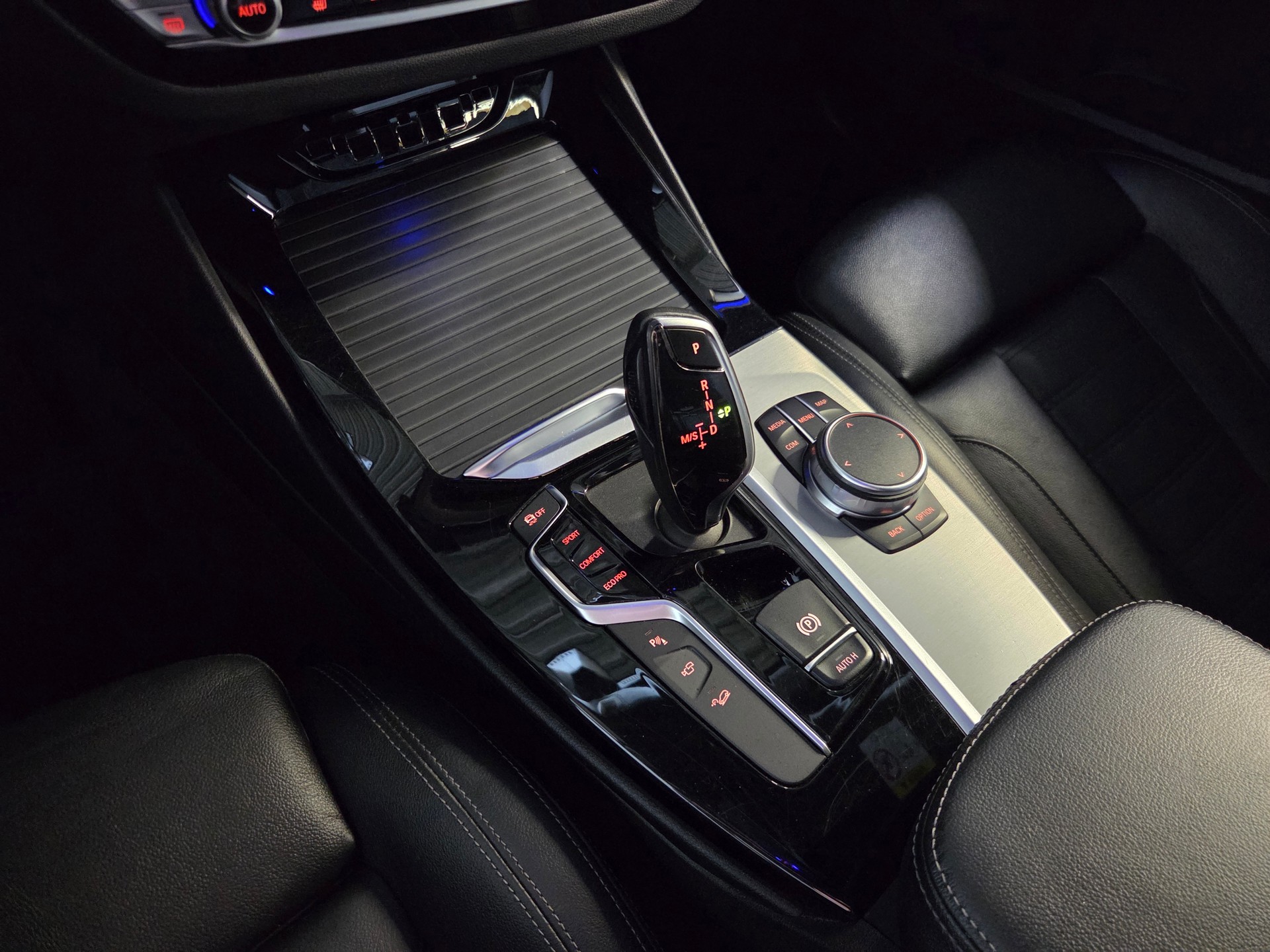 BMW X3 30i xDrive SAG-image-13