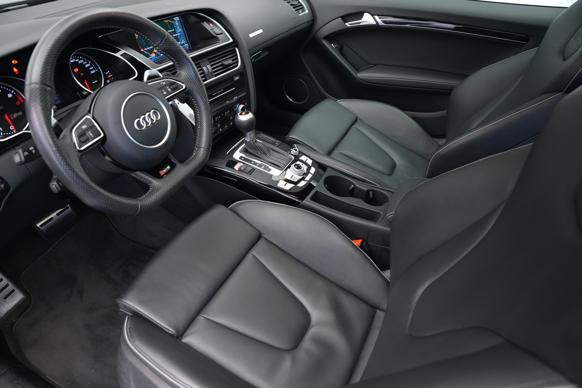 AUDI RS5 Coupé 4.2 FSI quattro S-tronic *CH-Fahrzeug* *Original*-image-10