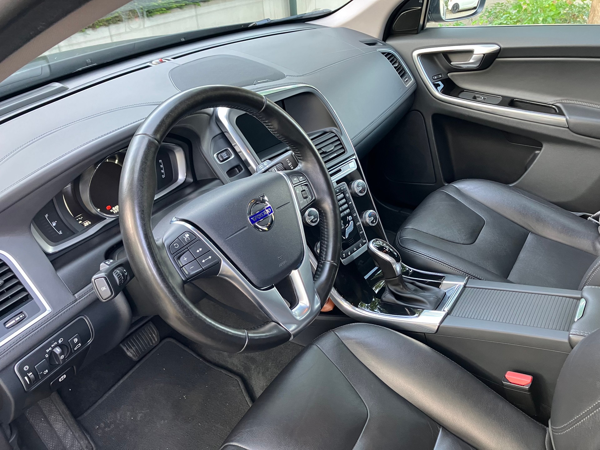 VOLVO 2.0 D4 Summum S/S-image-8
