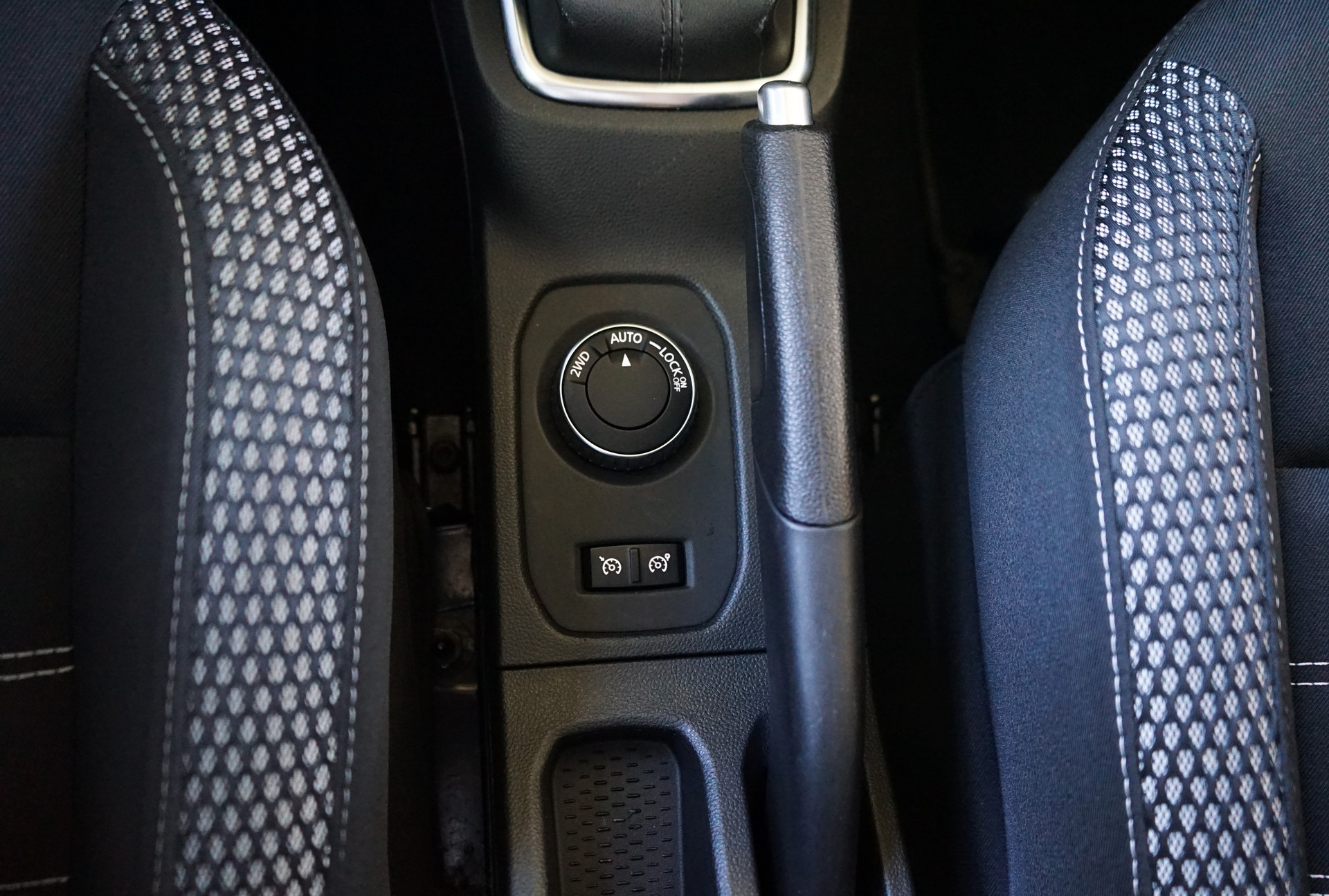 DACIA Duster SCe 115 Prestige 4x4-image-9