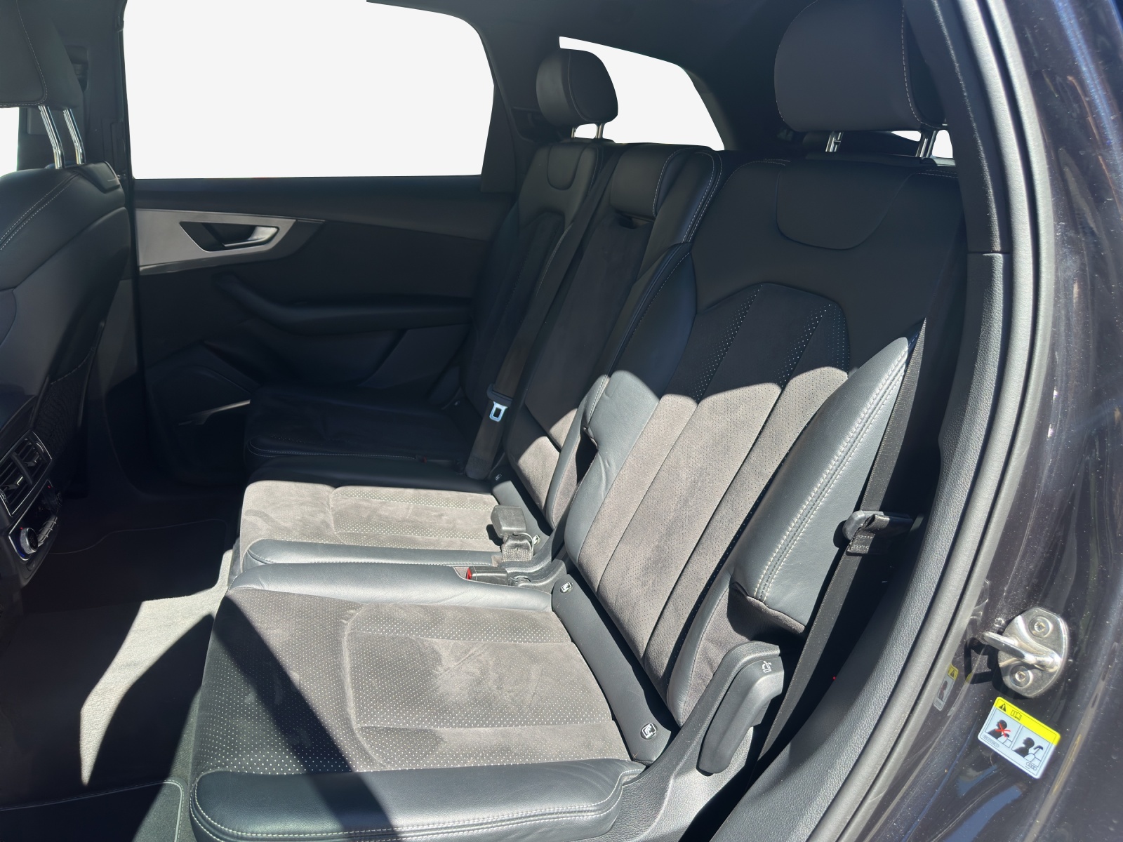 AUDI Q7 50 TDI quattro tiptronic-image-11