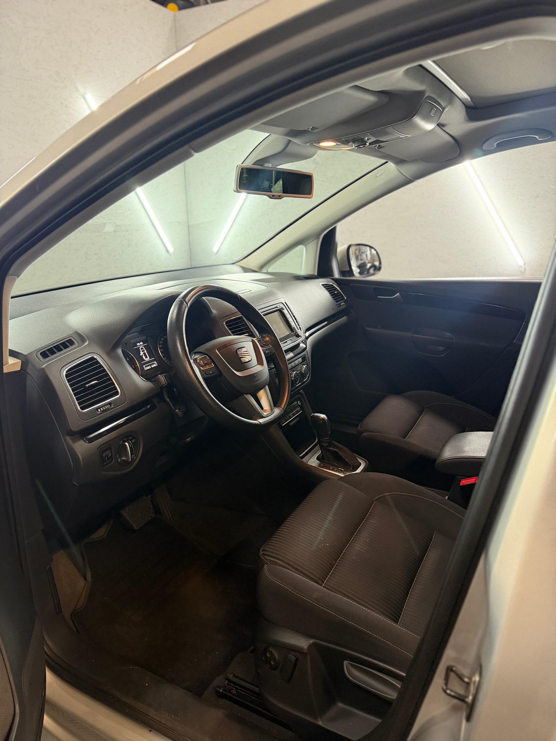 SEAT Alhambra 2.0 TSI Style DSG-image-15
