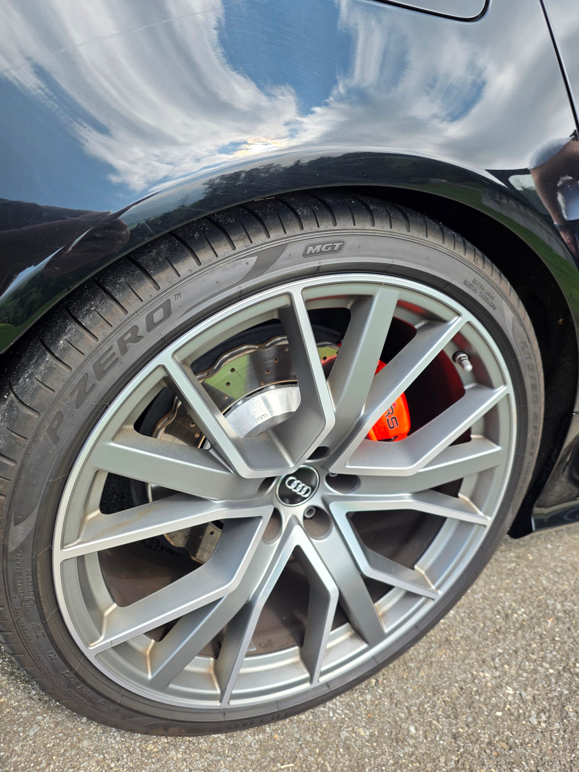 AUDI 4.0 V8 TFSI perform. qu. T-Tr.-image-4