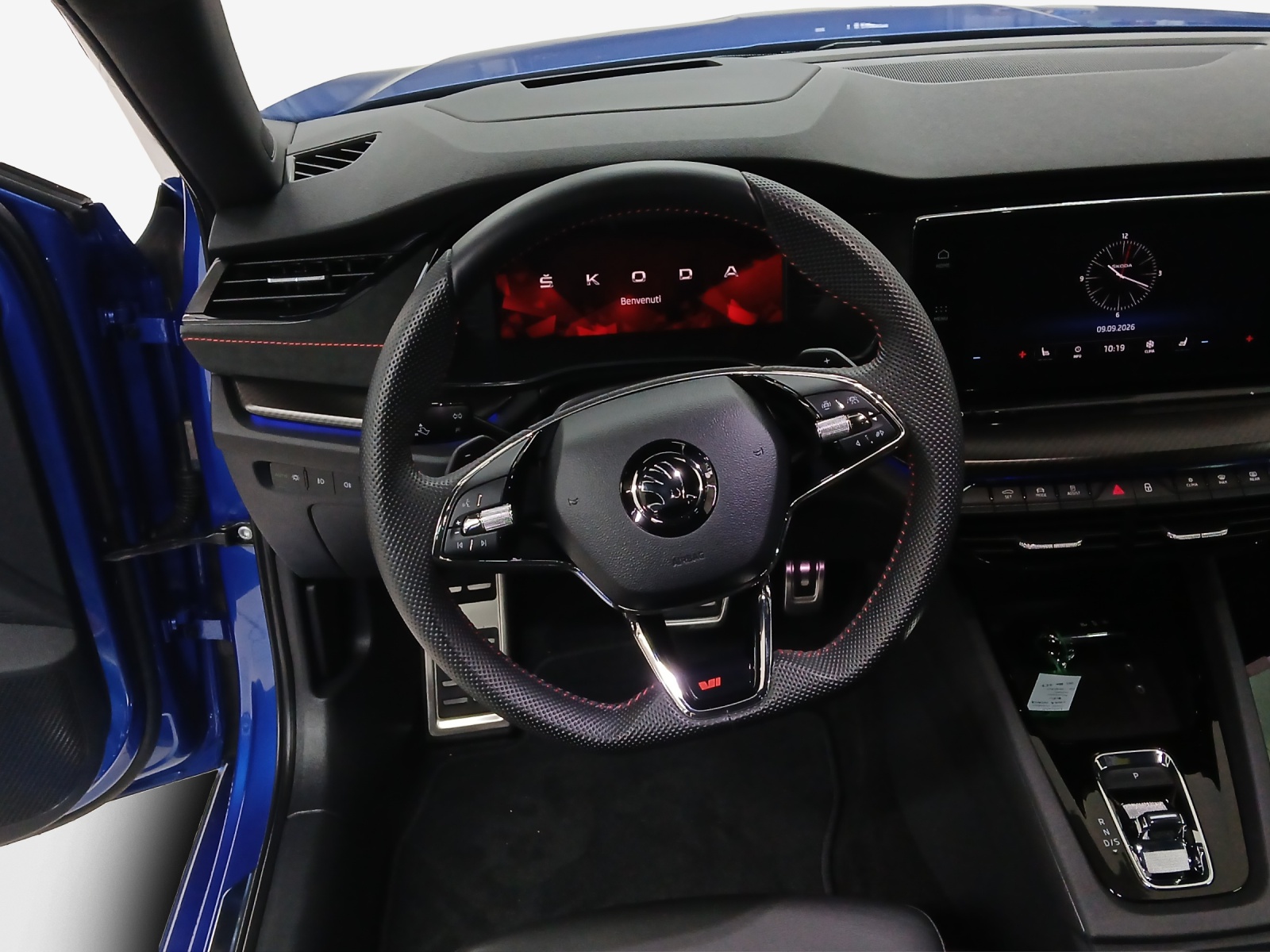 SKODA Octavia Combi 2.0 TSI DSG RS-image-9