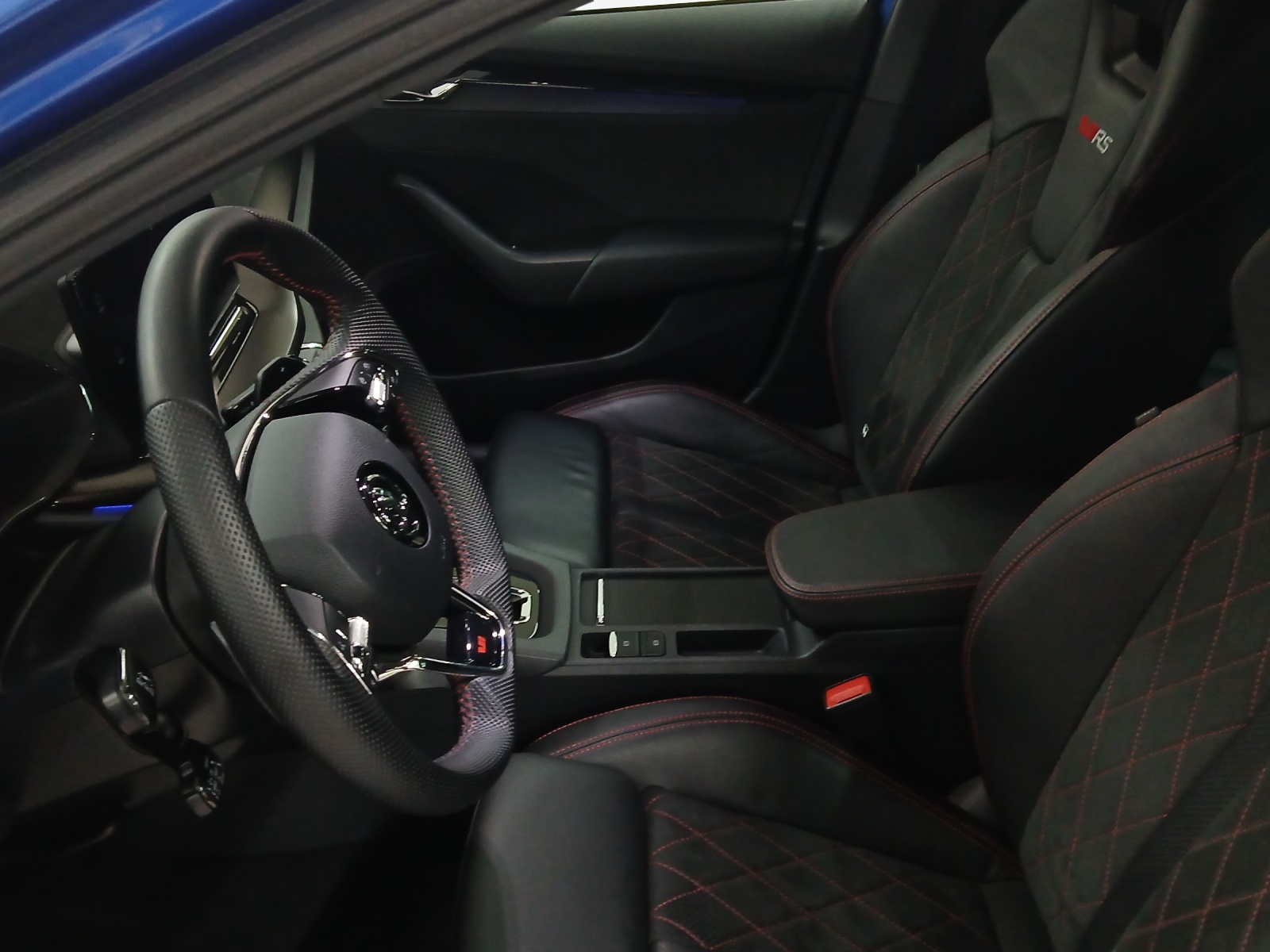 SKODA Octavia Combi 2.0 TSI DSG RS-image-7