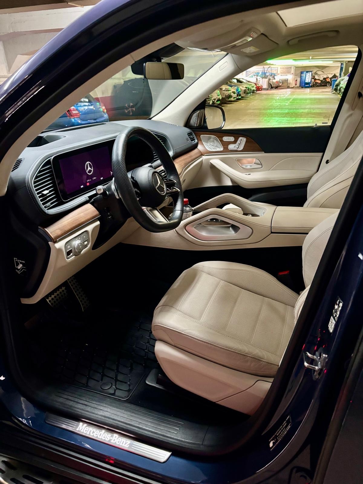 MERCEDES-BENZ GLS 580 AMG Line 4matic-image-5