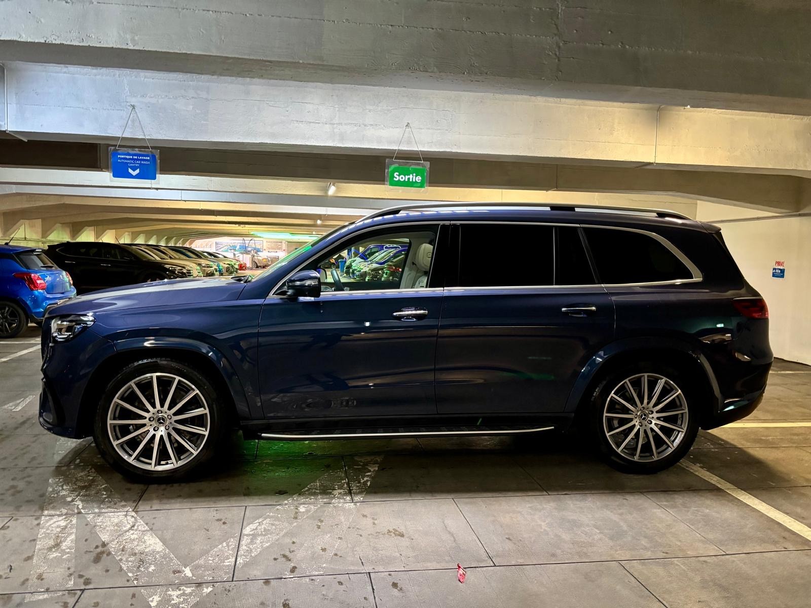 MERCEDES-BENZ GLS 580 AMG Line 4matic-image-3
