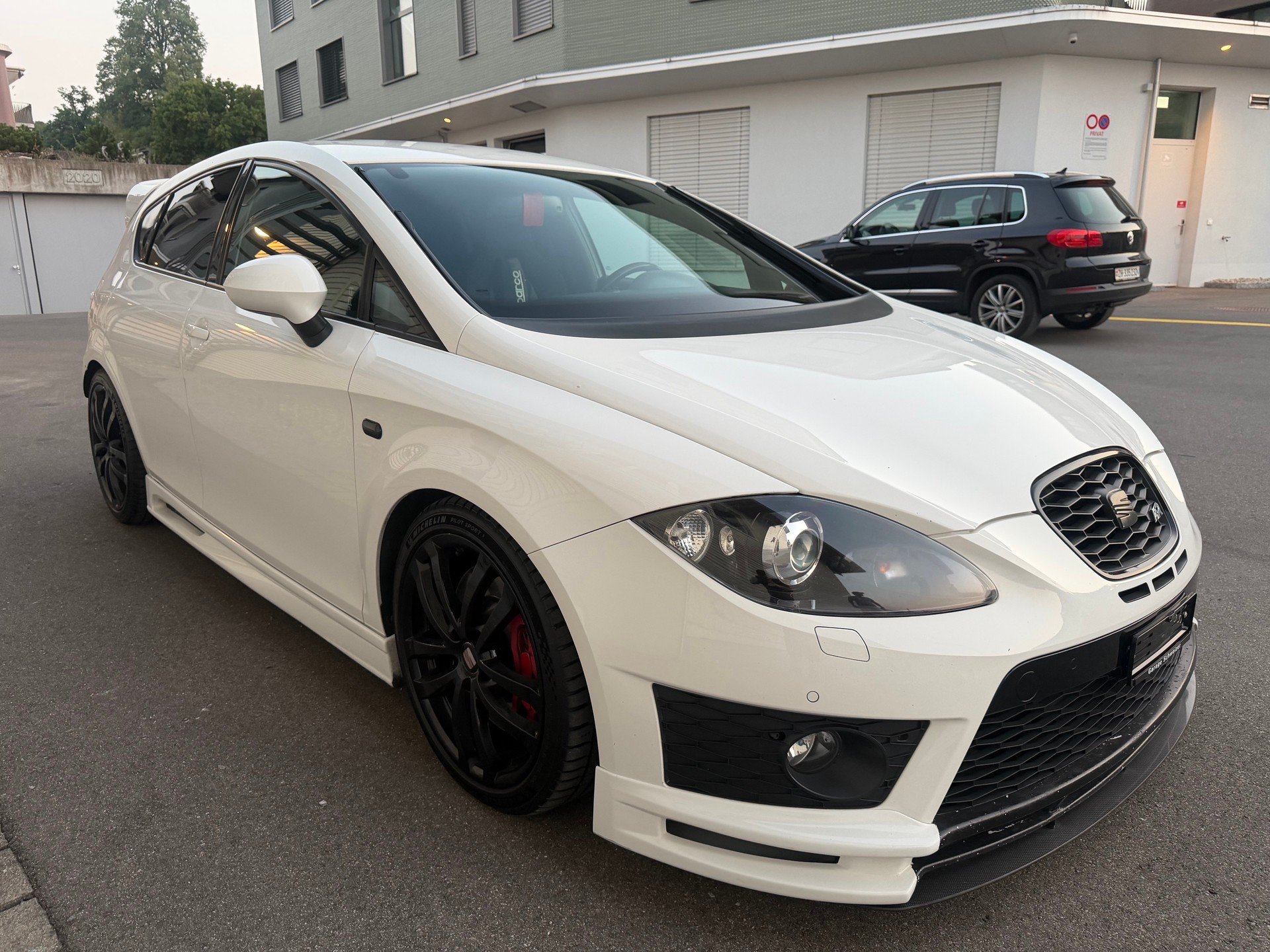 SEAT Leon 2.0 TSI Cupra R-image-4