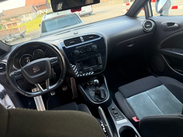 SEAT Leon 2.0 TSI Cupra R-image-7