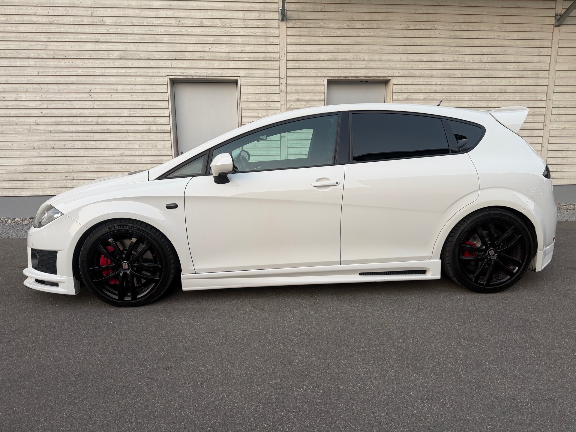 SEAT Leon 2.0 TSI Cupra R-image-2