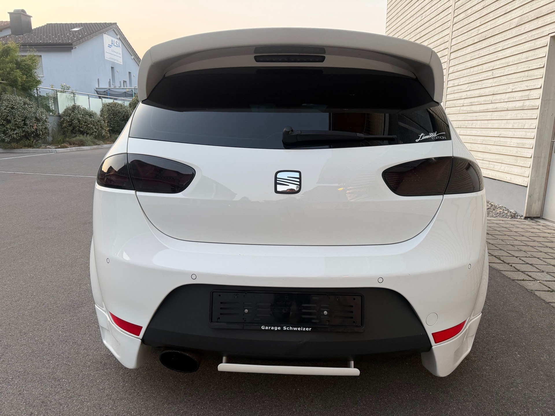 SEAT Leon 2.0 TSI Cupra R-image-3