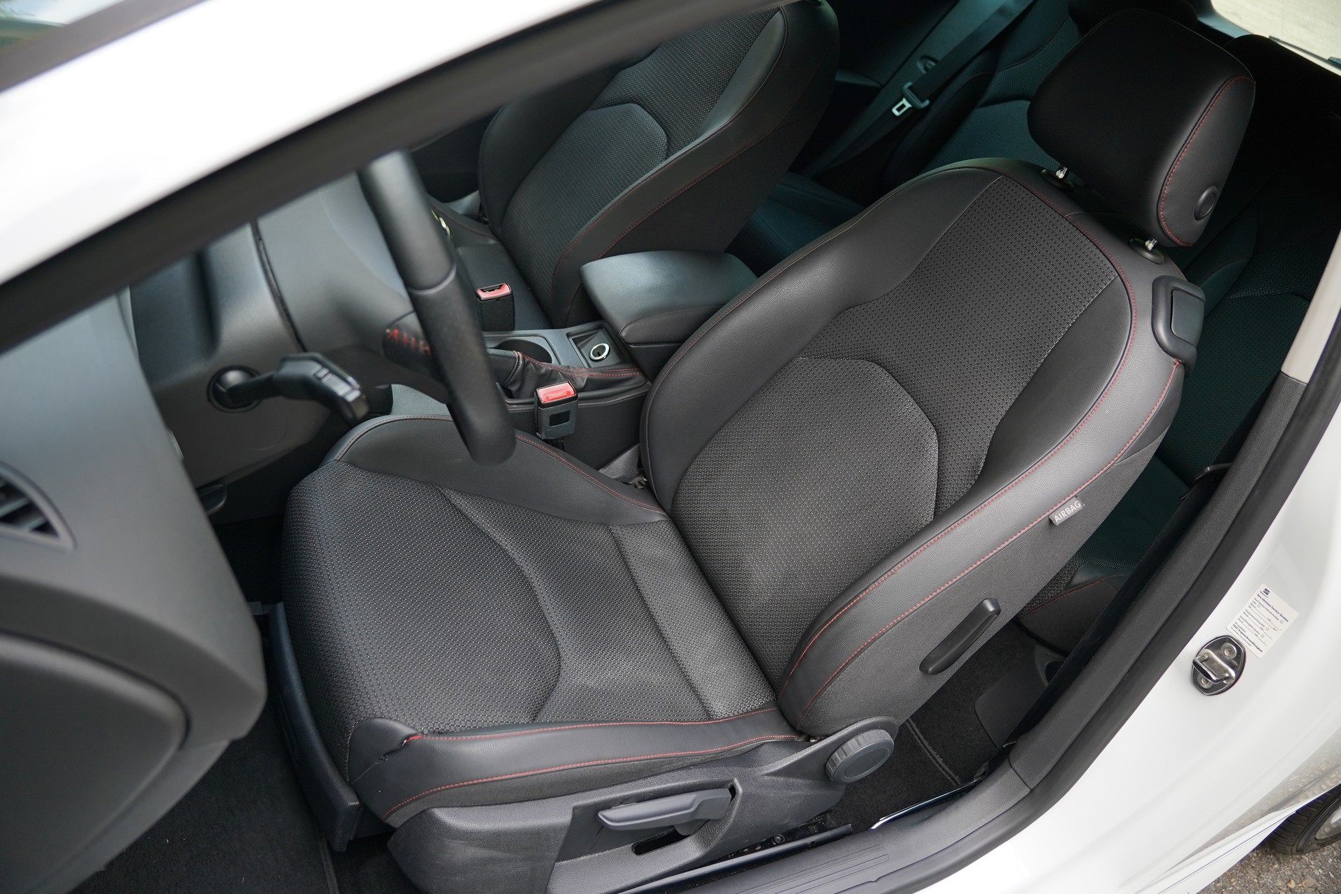 SEAT Leon SC 1.8 TSI FR-image-16