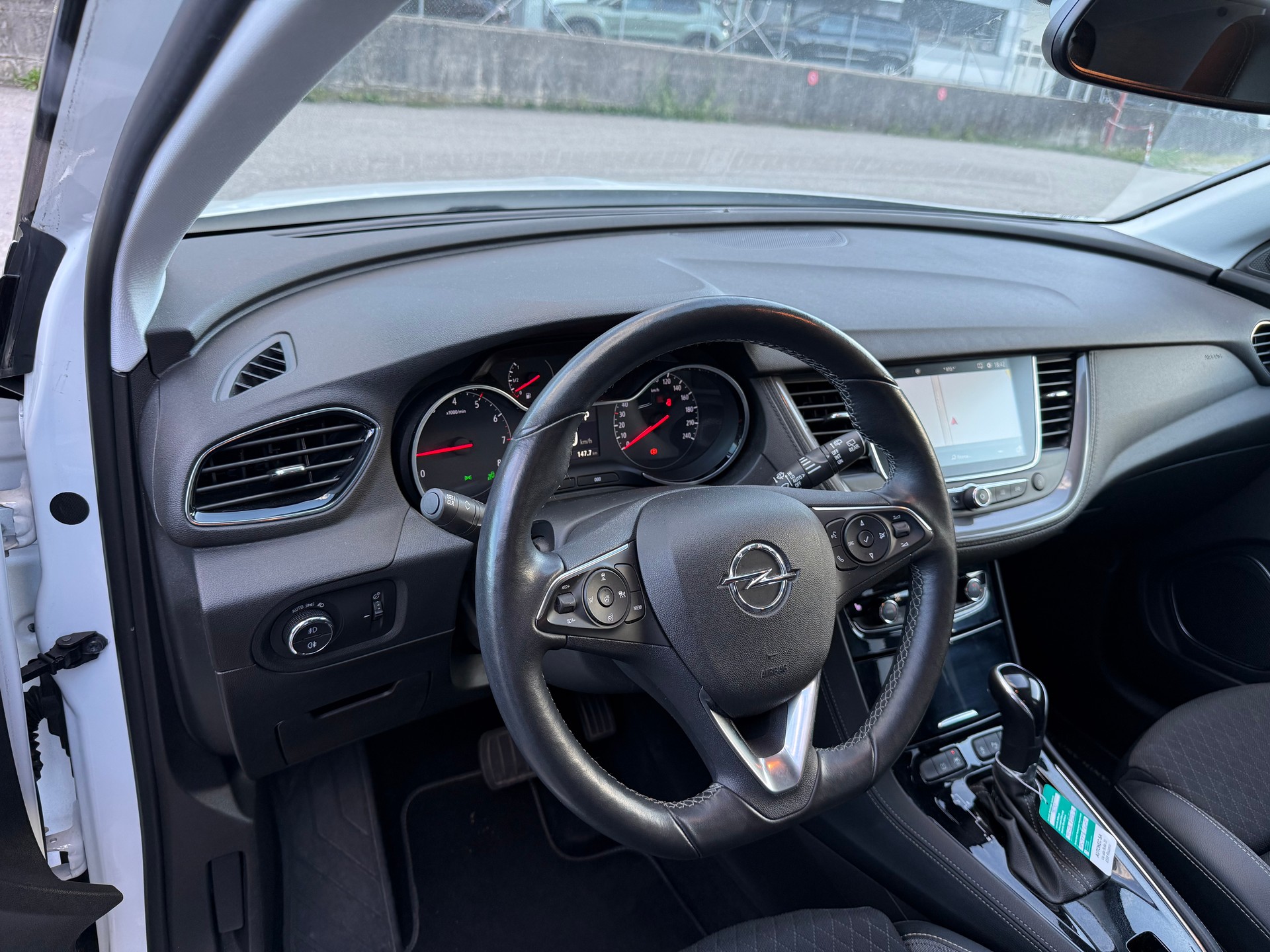 OPEL Grandland X 1.2i TP Ultimate Automatik-image-10