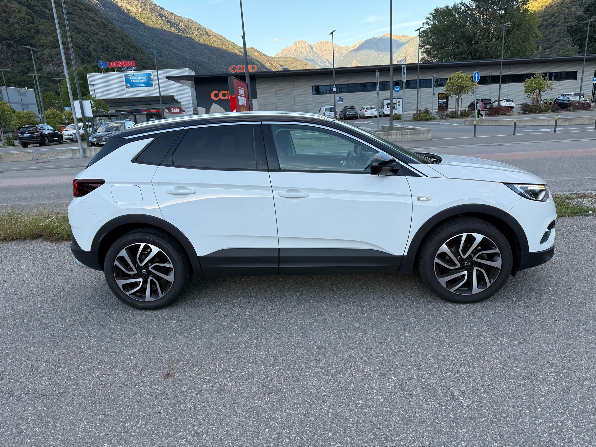 OPEL Grandland X 1.2i TP Ultimate Automatik-image-0