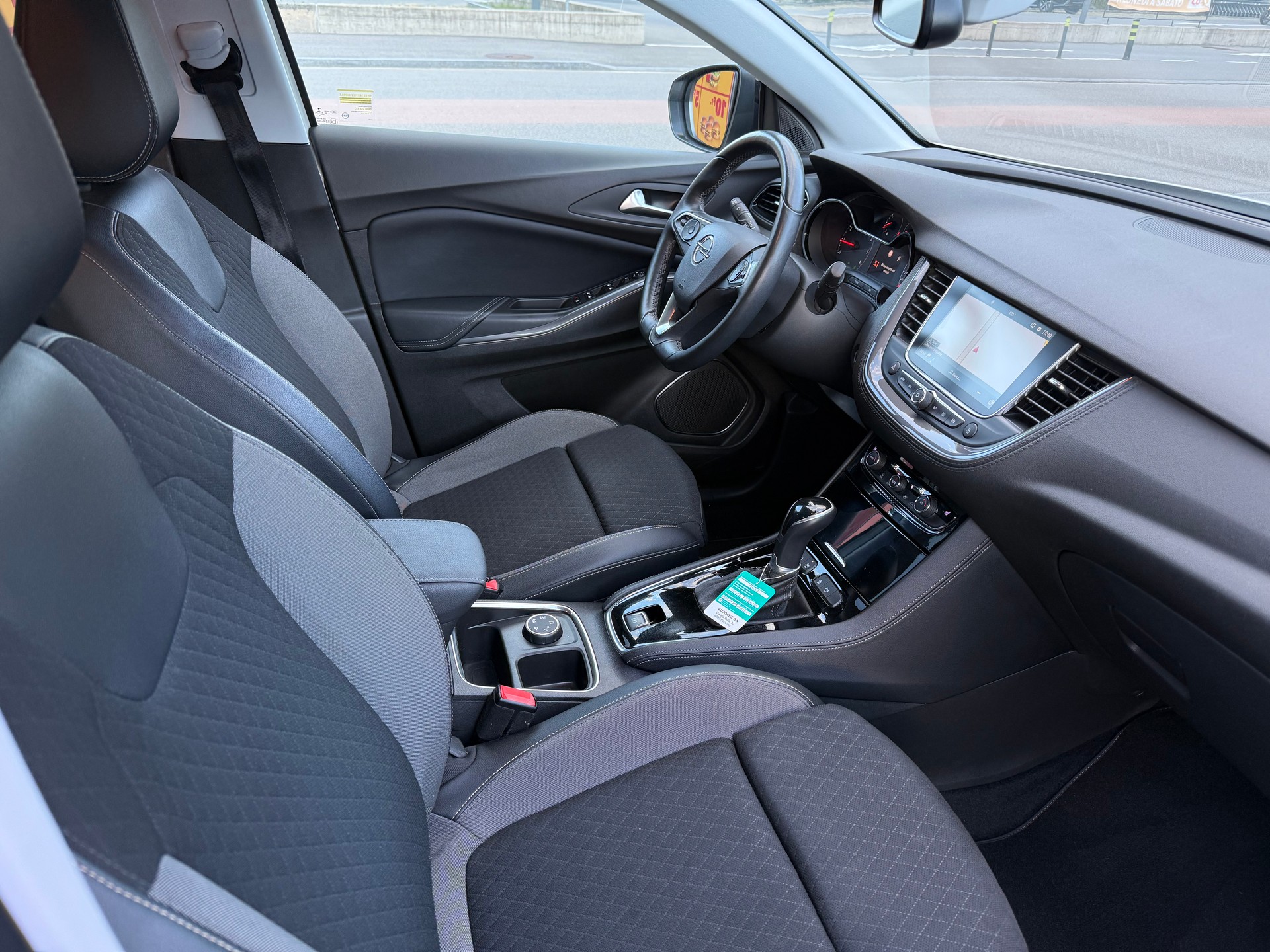 OPEL Grandland X 1.2i TP Ultimate Automatik-image-9