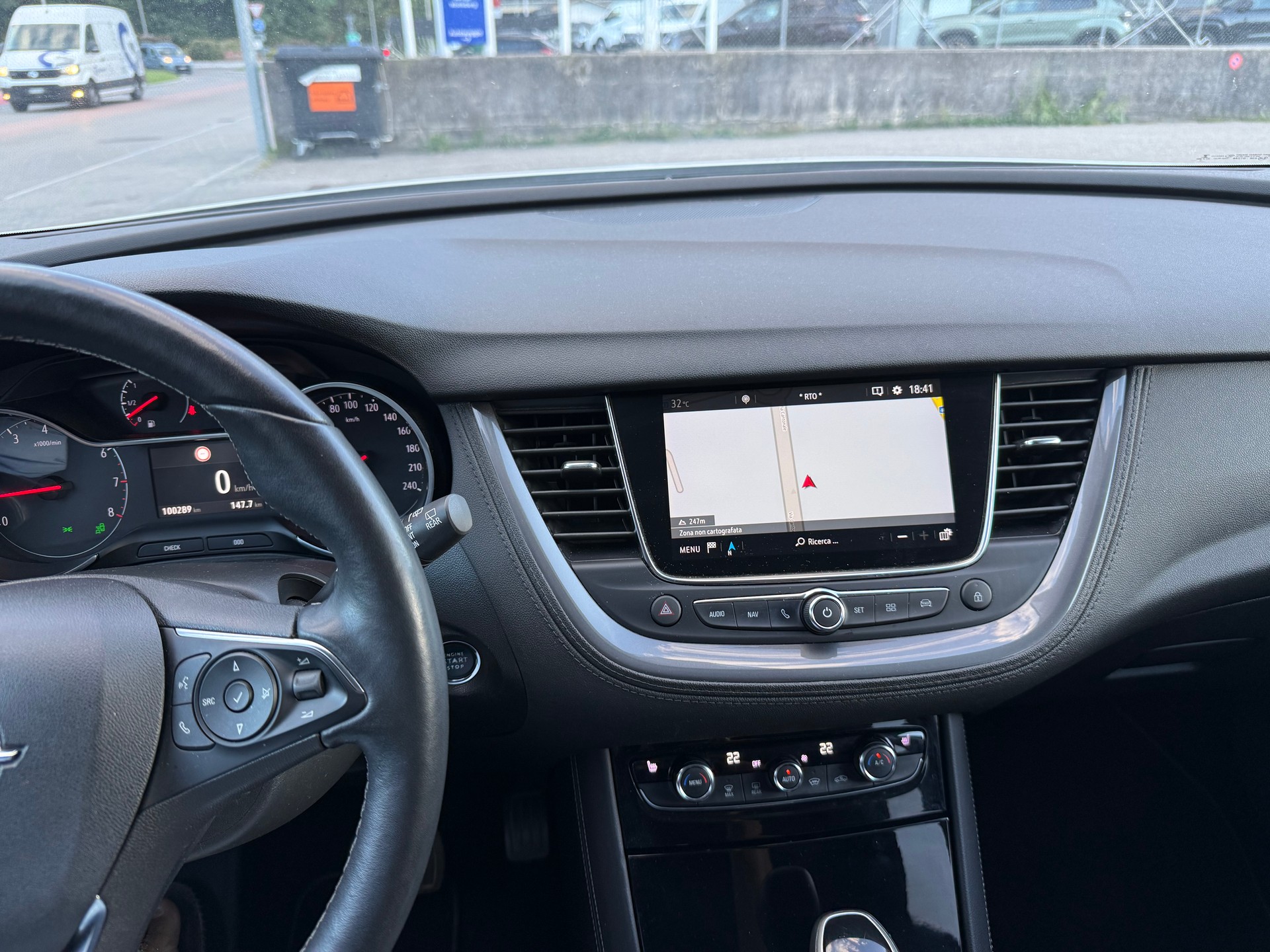 OPEL Grandland X 1.2i TP Ultimate Automatik-image-11