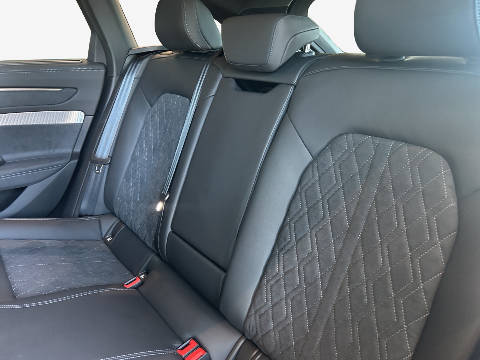 AUDI A6 Avant e-hybrid quattro 270 kW S tronic-image-11