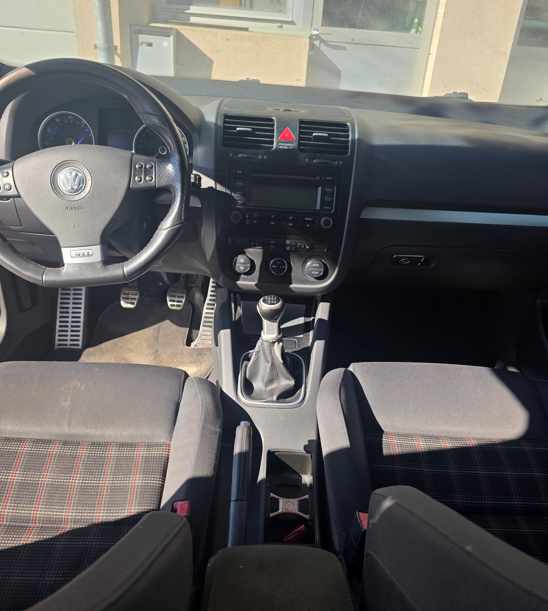 VW Golf 2.0 TFSI GTI-image-3