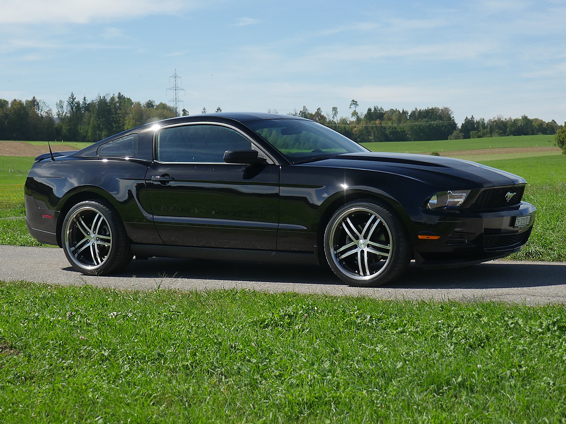 FORD Mustang GT 3.7 V6 6-Speed-image-4