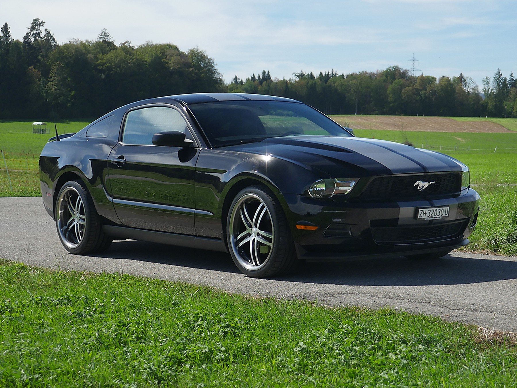 FORD Mustang GT 3.7 V6 6-Speed-image-3