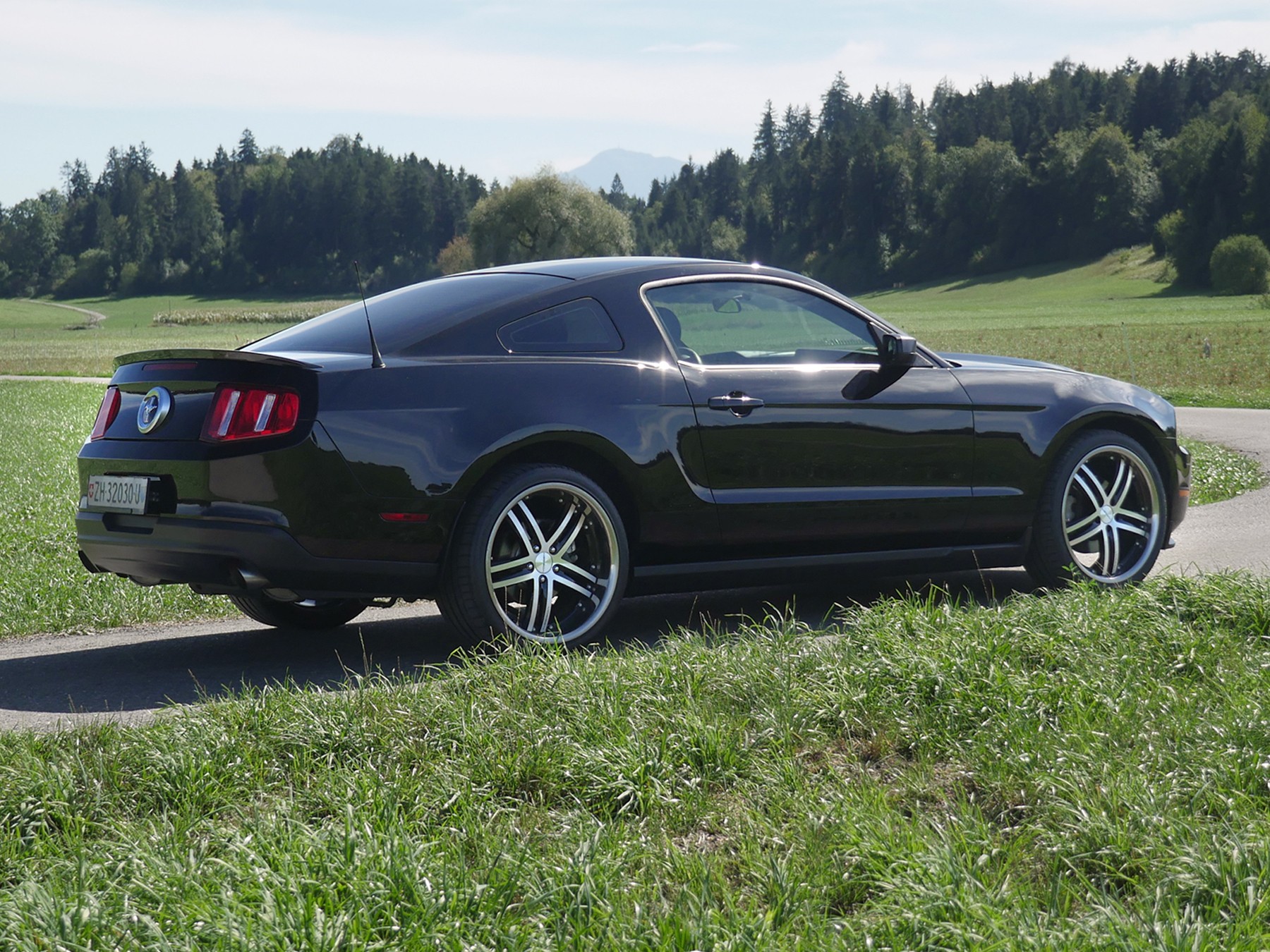 FORD Mustang GT 3.7 V6 6-Speed-image-6