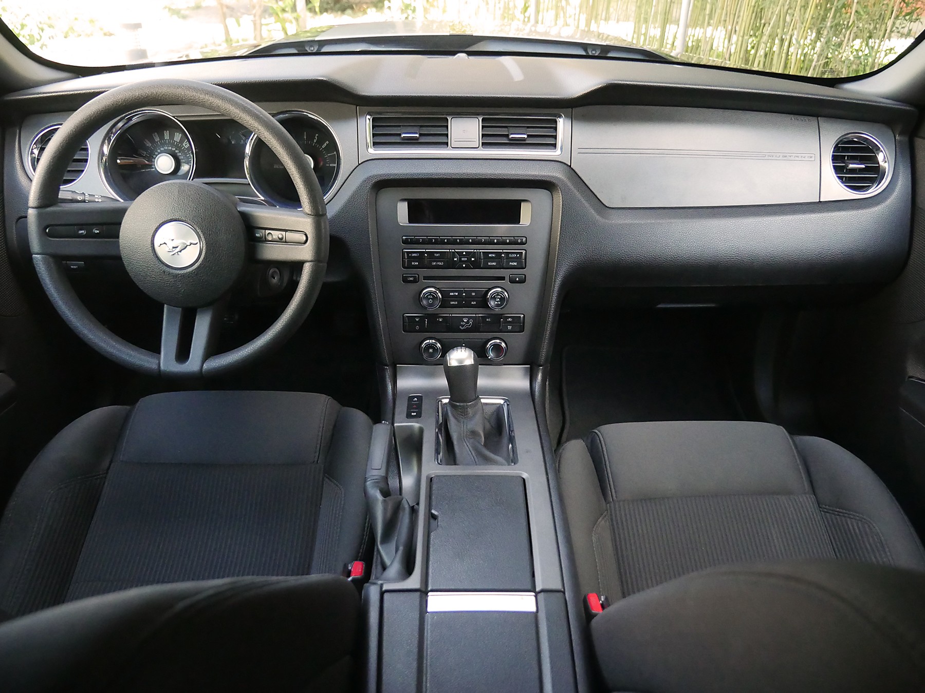 FORD Mustang GT 3.7 V6 6-Speed-image-11