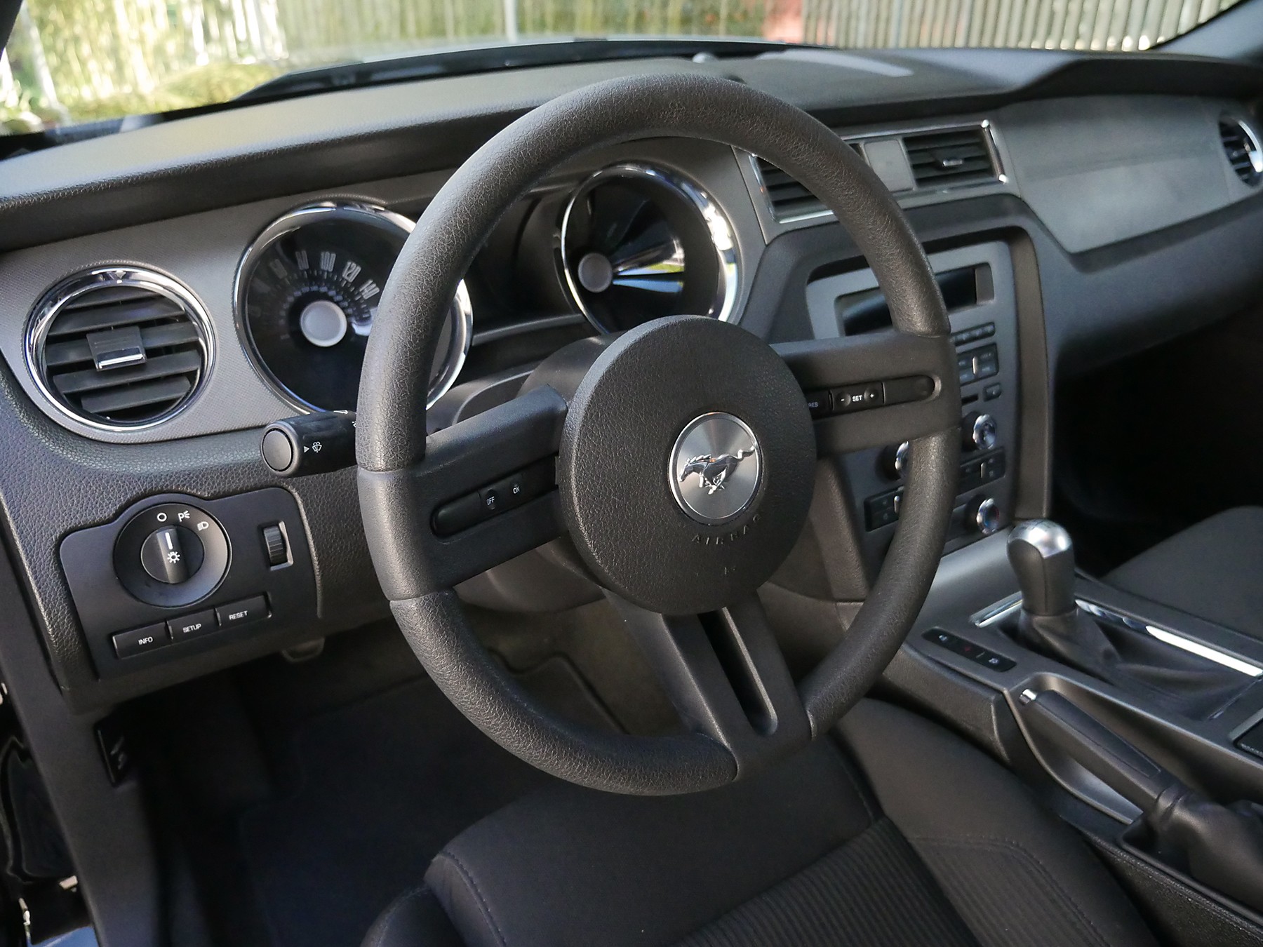 FORD Mustang GT 3.7 V6 6-Speed-image-10