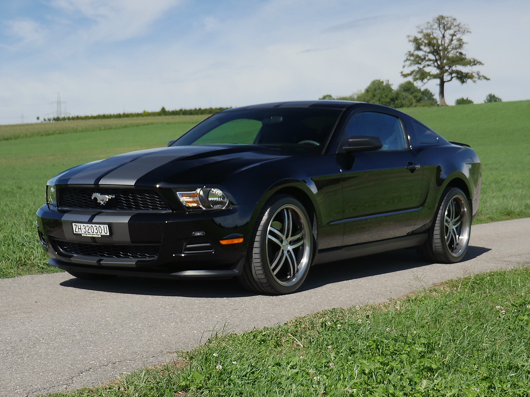 FORD Mustang GT 3.7 V6 6-Speed-image-1