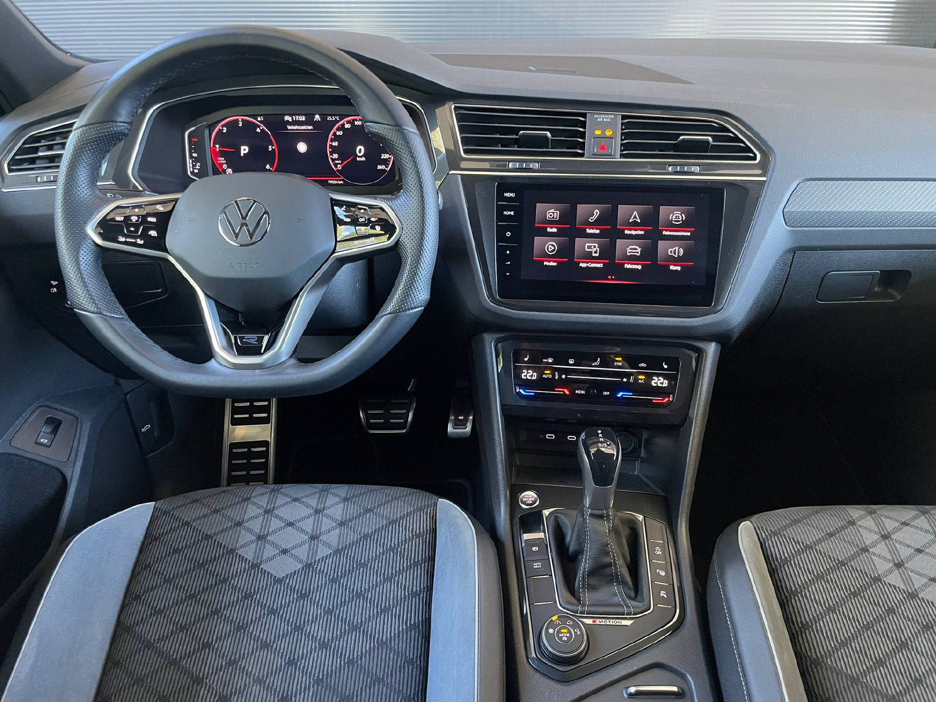 VW Tiguan 2.0 TDI SCR R-Line DSG-image-6