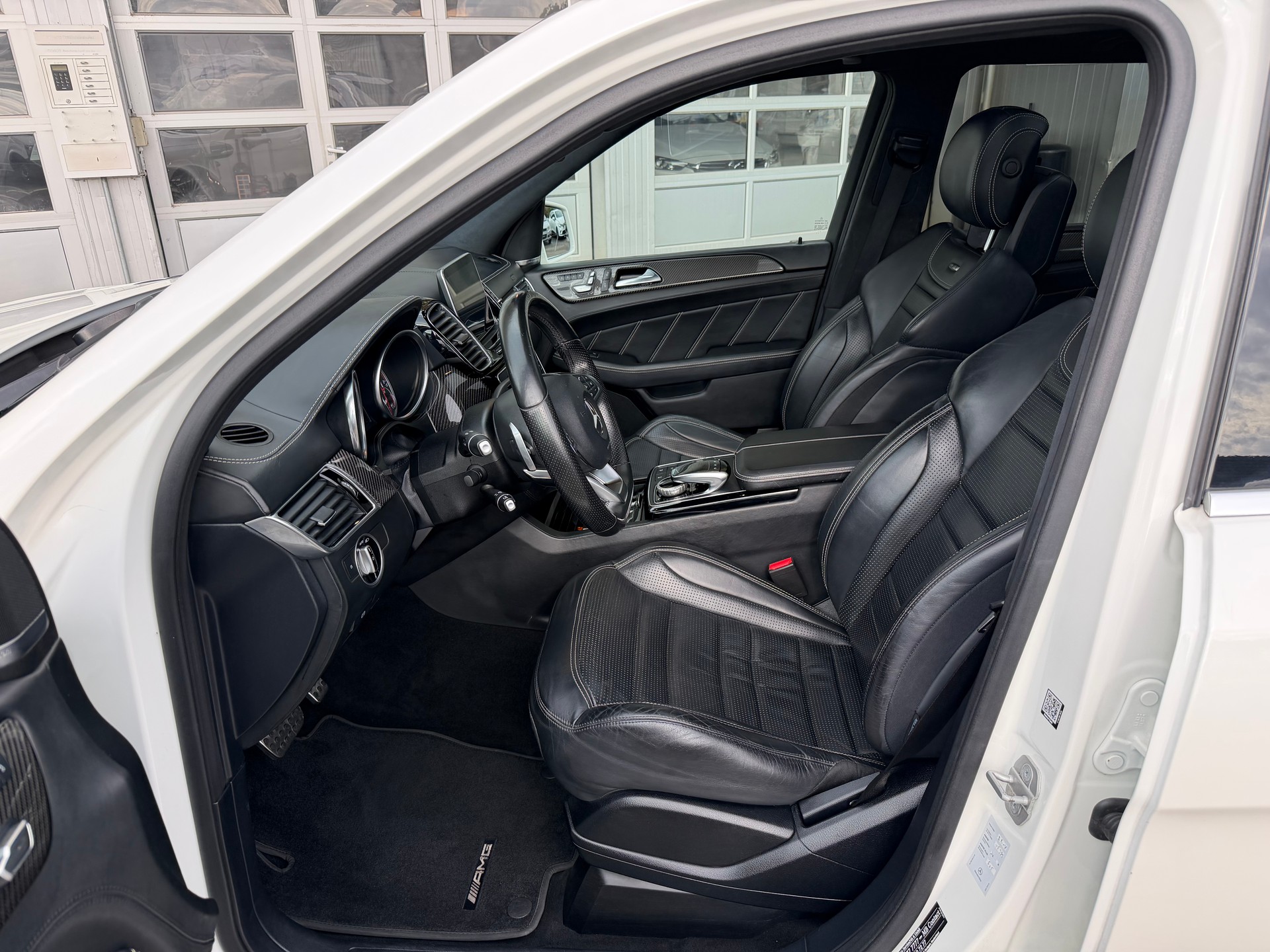 MERCEDES-BENZ GLE 63 AMG 4Matic Speedshift Plus 7G-Tronic-image-8