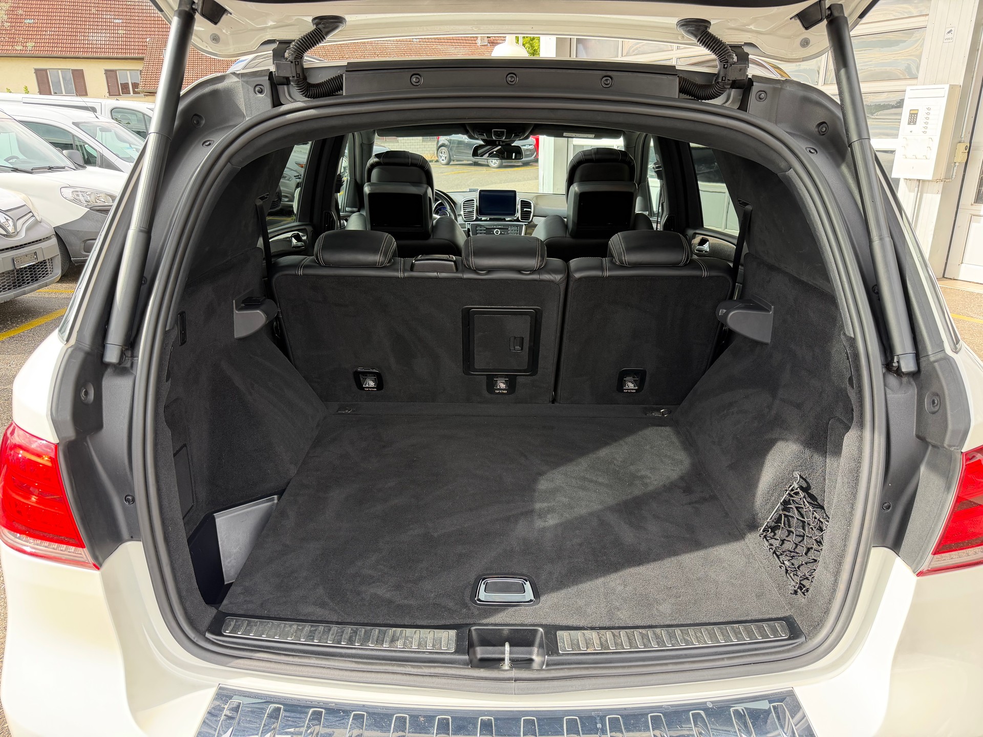 MERCEDES-BENZ GLE 63 AMG 4Matic Speedshift Plus 7G-Tronic-image-13