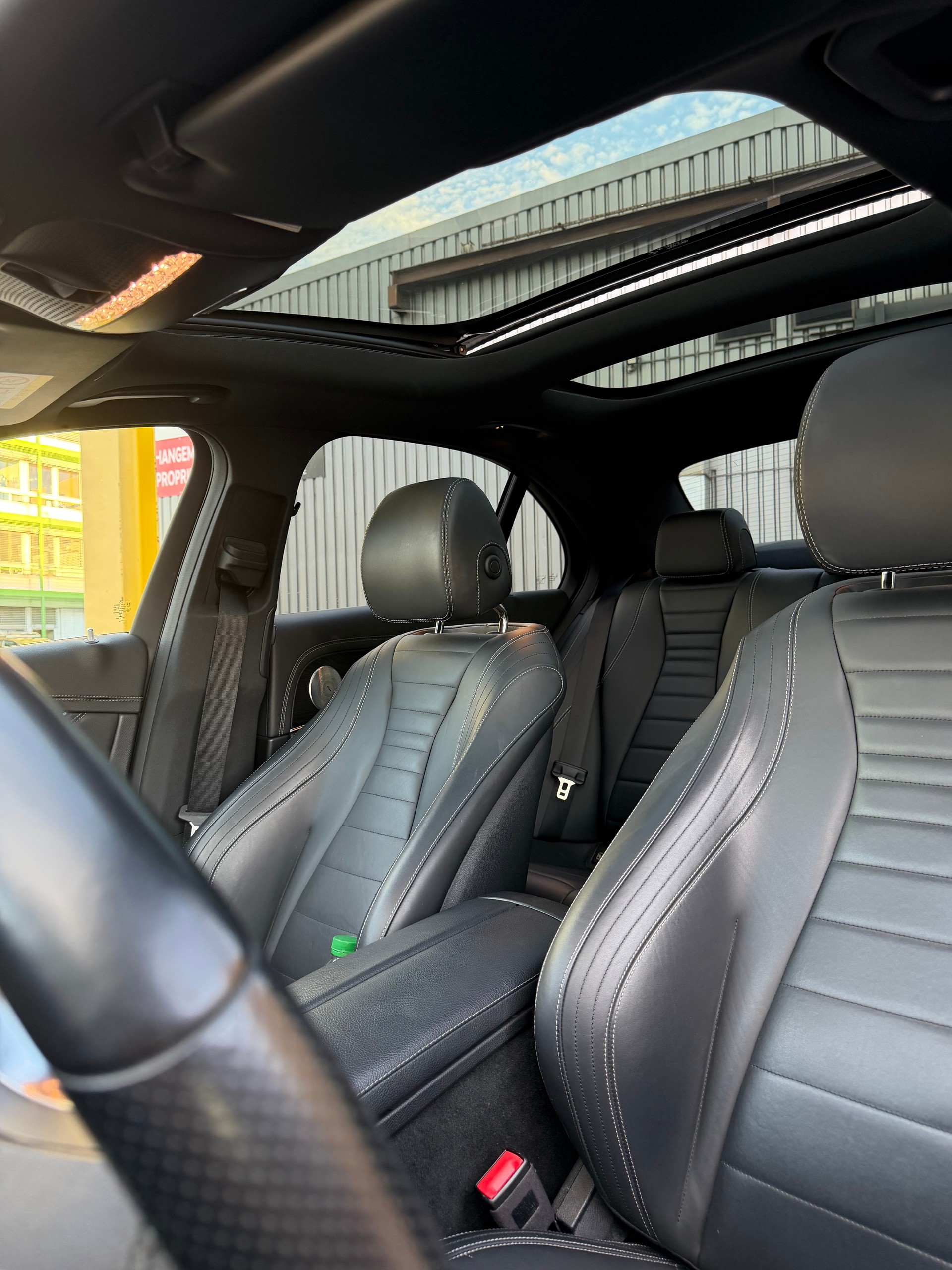 MERCEDES-BENZ E 200 AMG Line 4matic-image-5