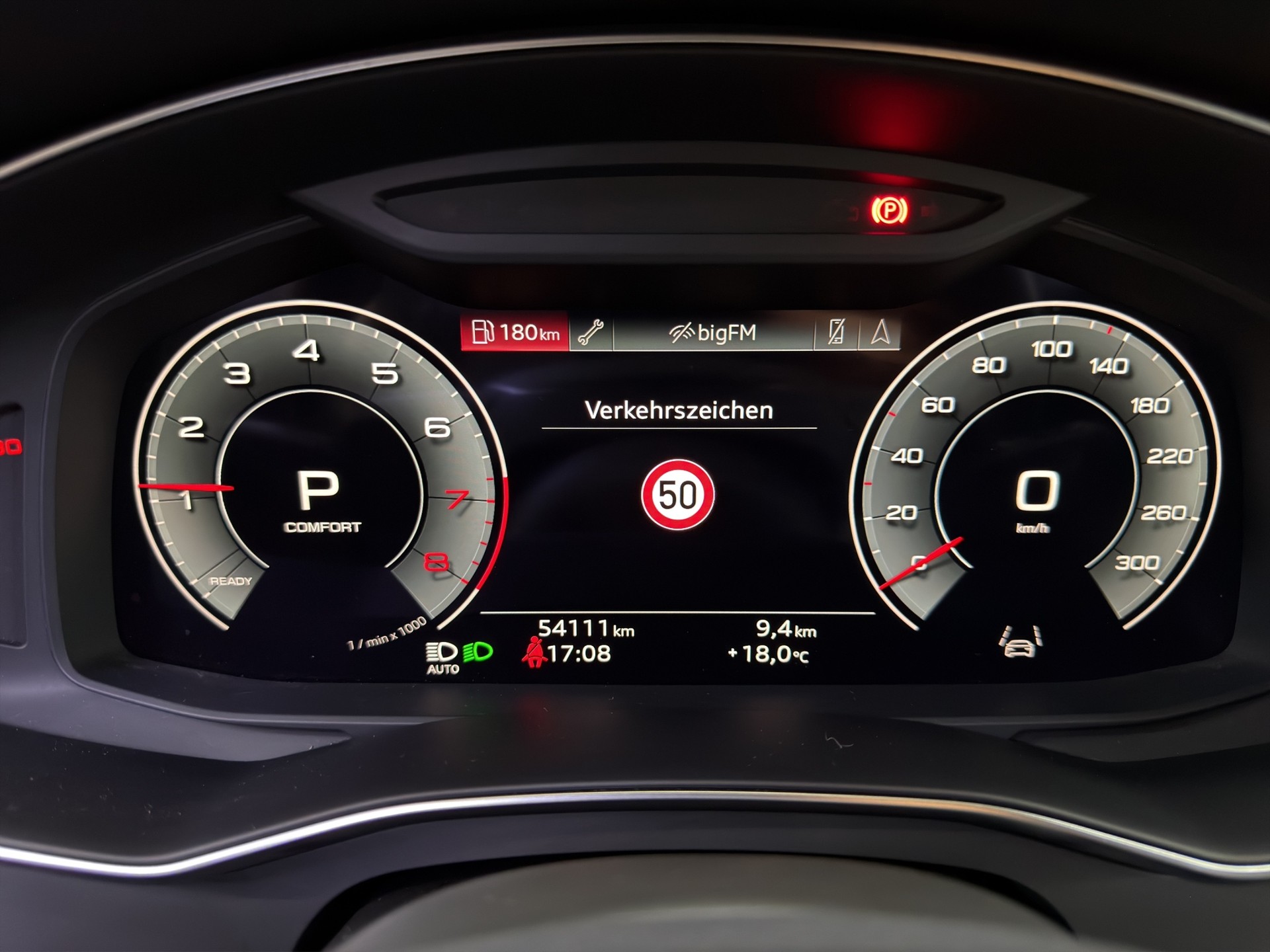 AUDI A6 Avant 45 TFSI Design S-tronic-image-10
